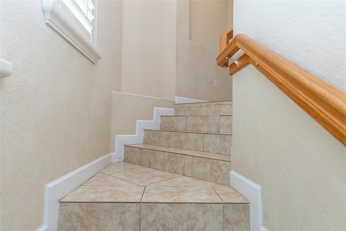 8205 NW 128th Ln 8205