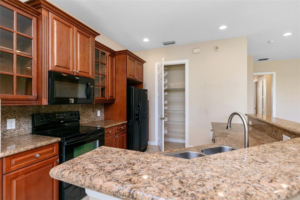 8205 NW 128th Ln 8205