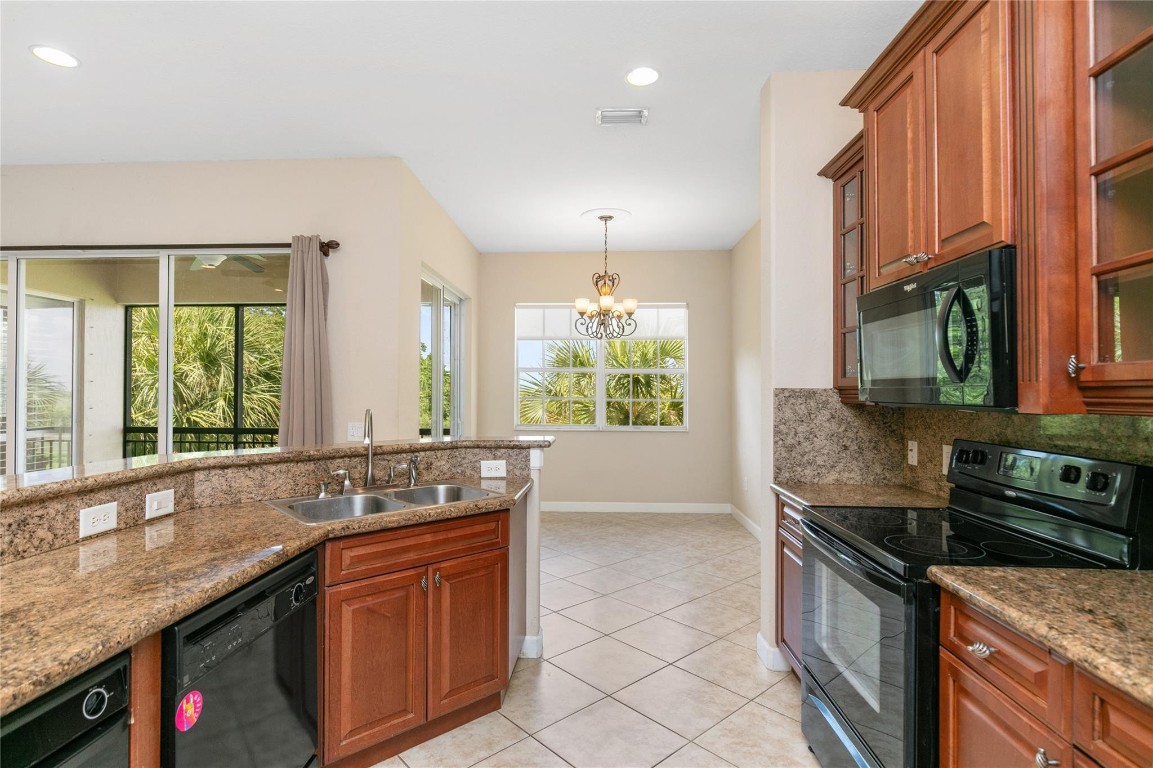 8205 NW 128th Ln 8205