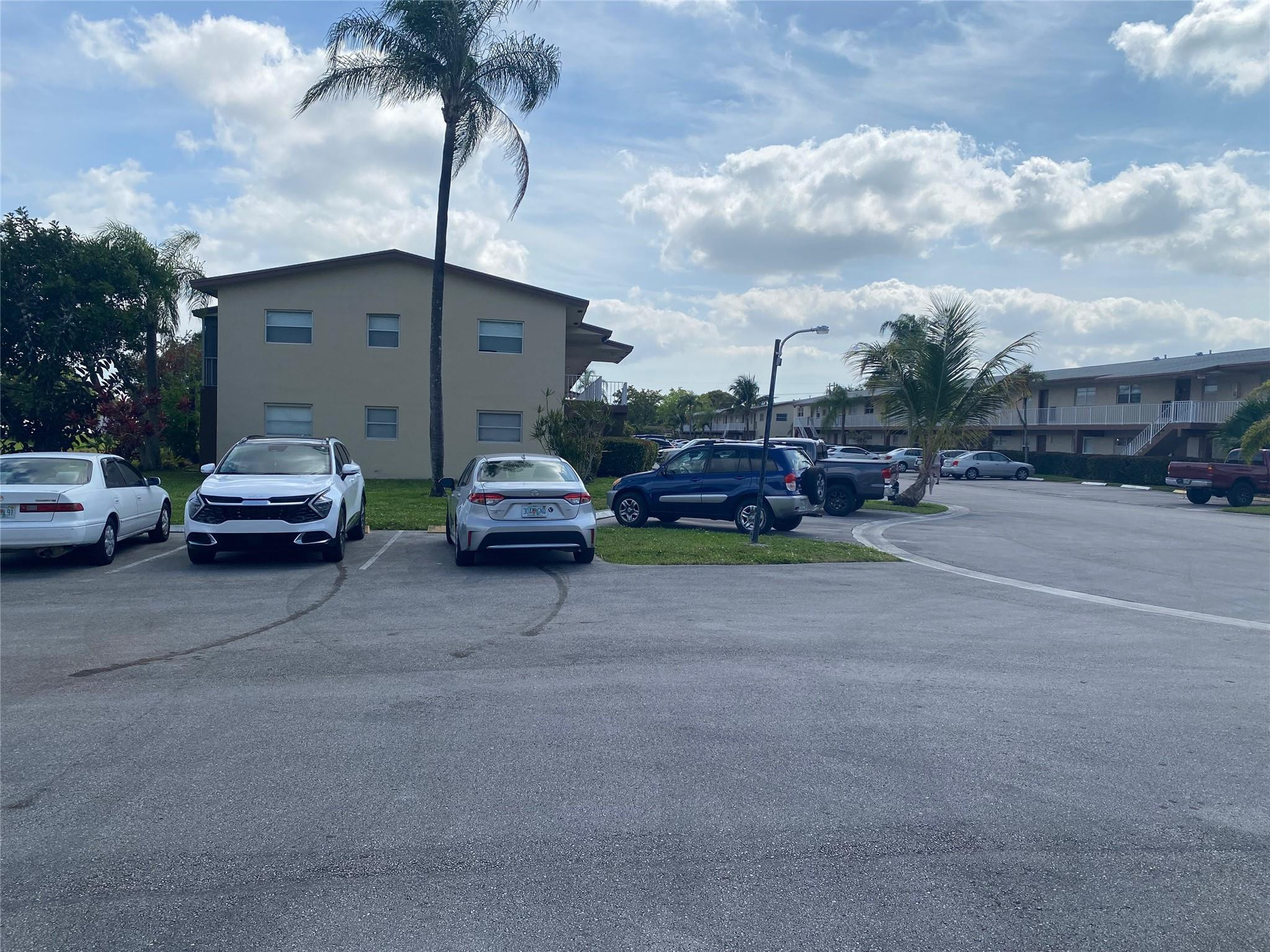 7355 NW 5th Pl