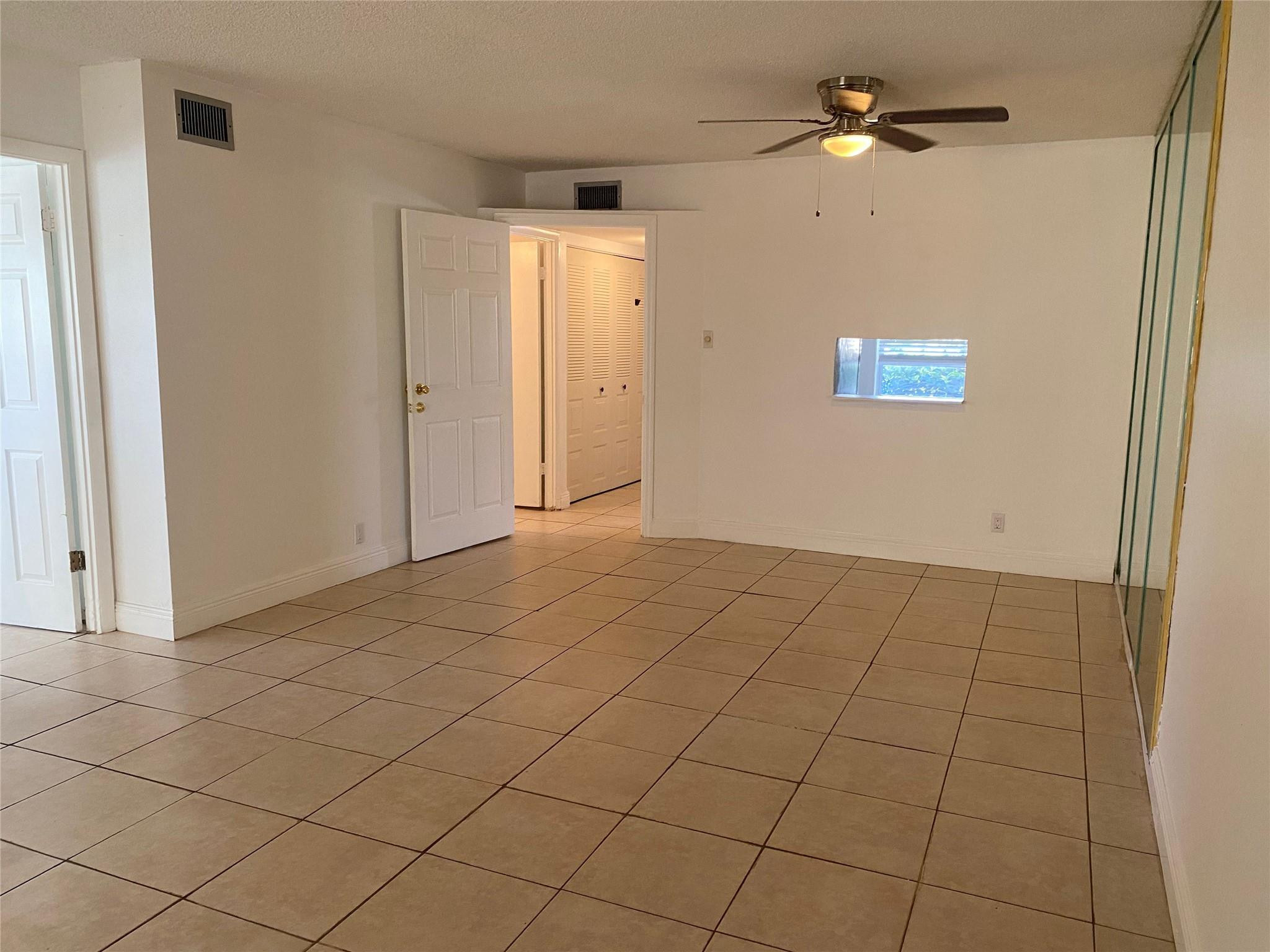 7355 NW 5th Pl