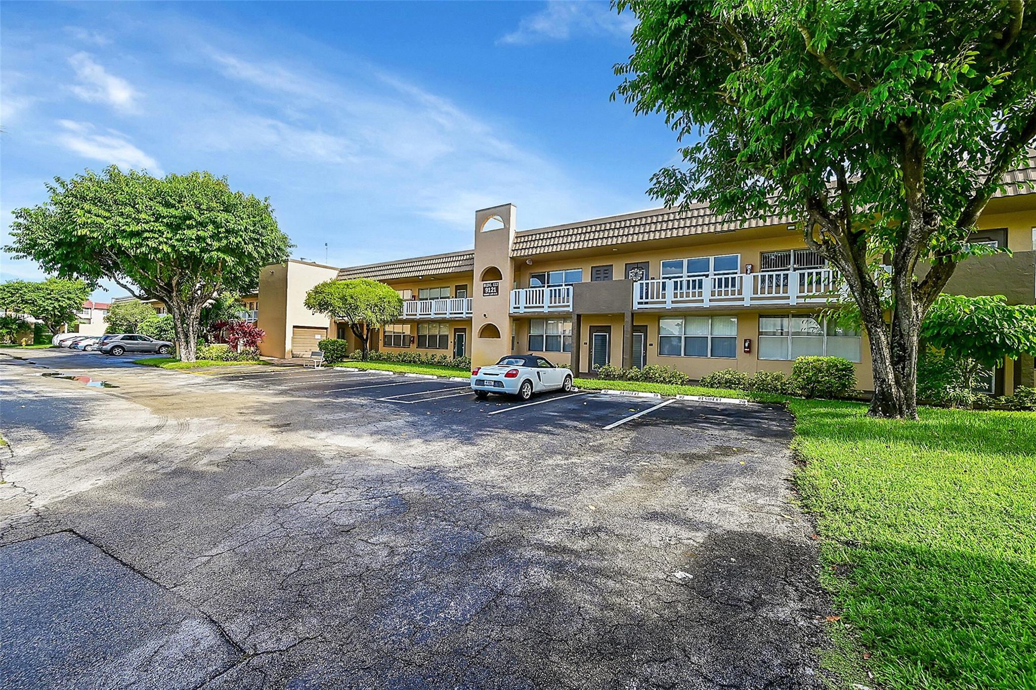 9121 Lakes Blvd 113