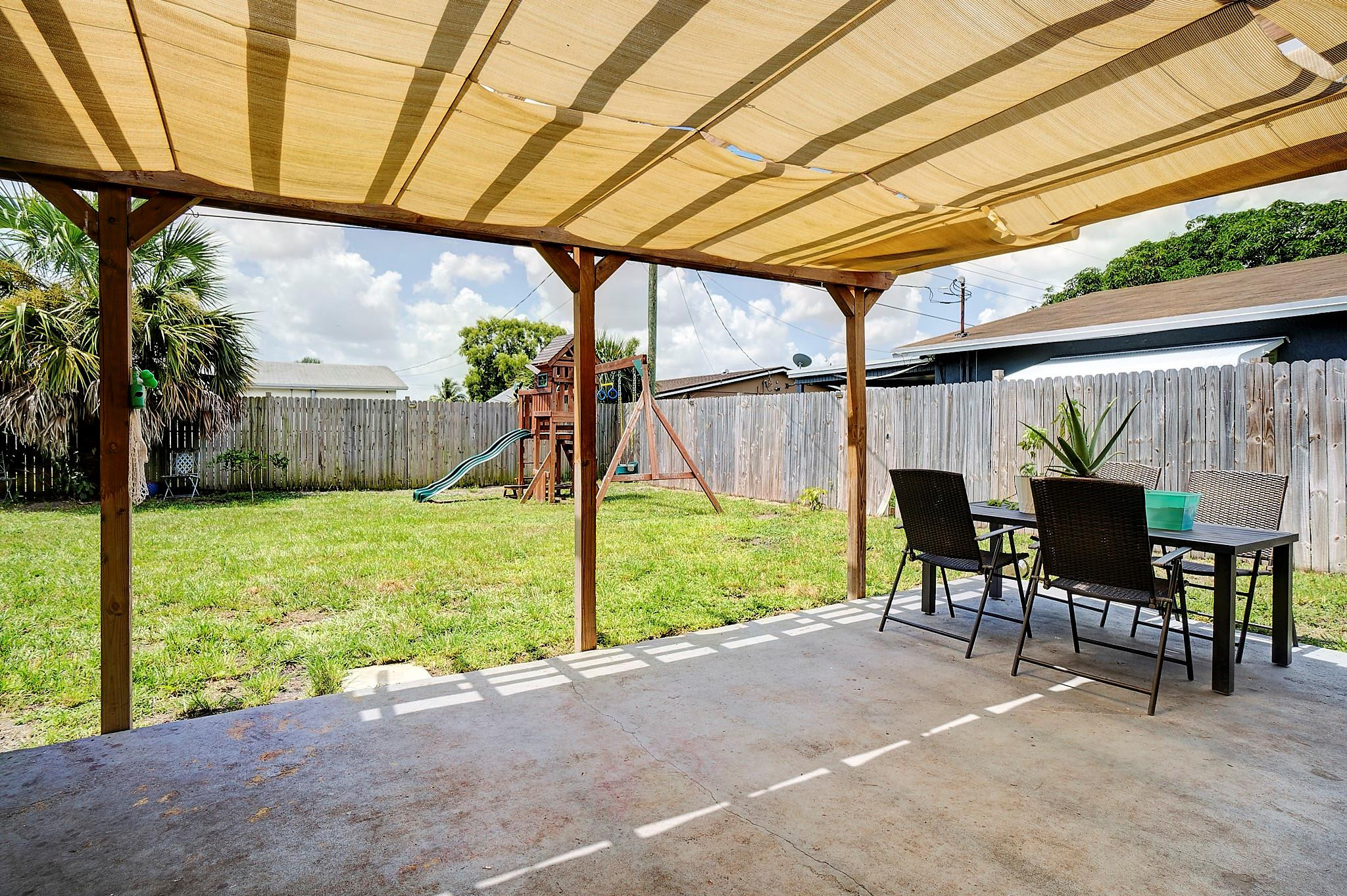 2940 NW 25th St