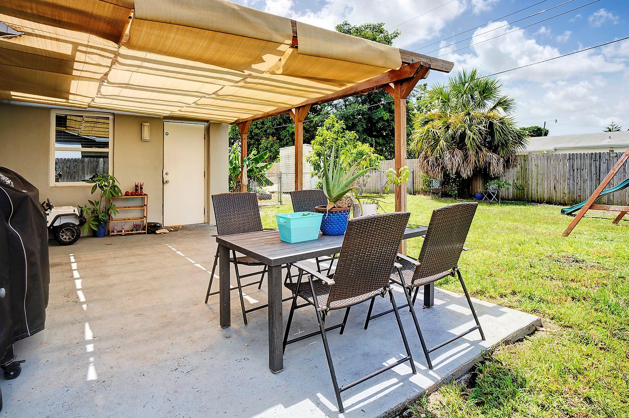 2940 NW 25th St