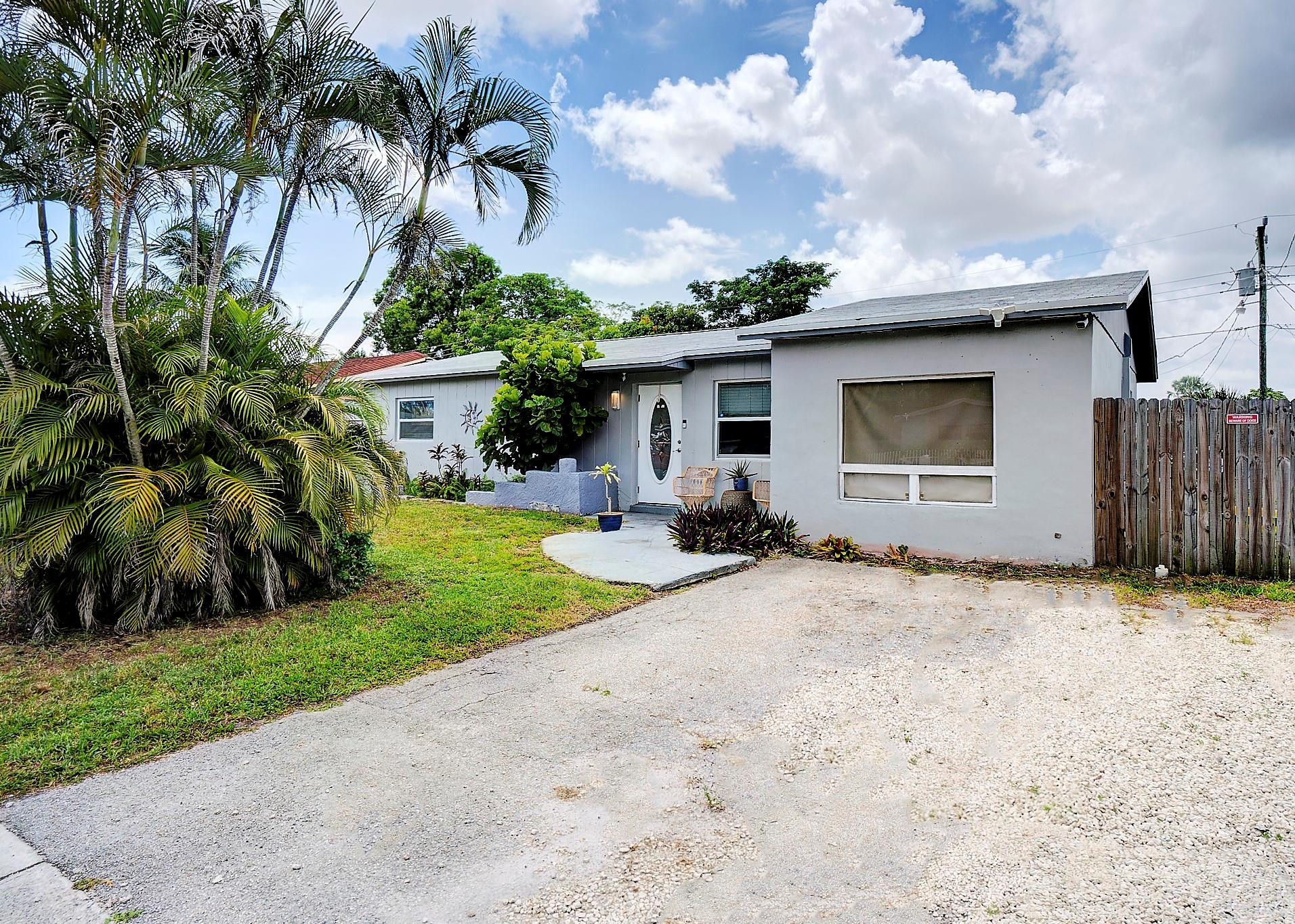 2940 NW 25th St