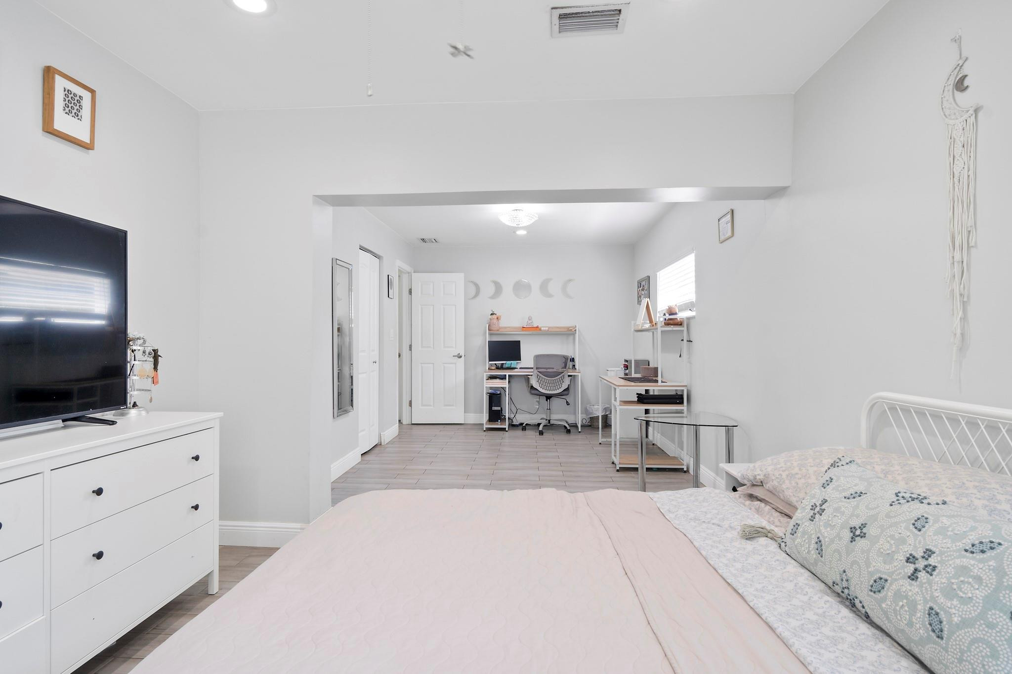 2940 NW 25th St