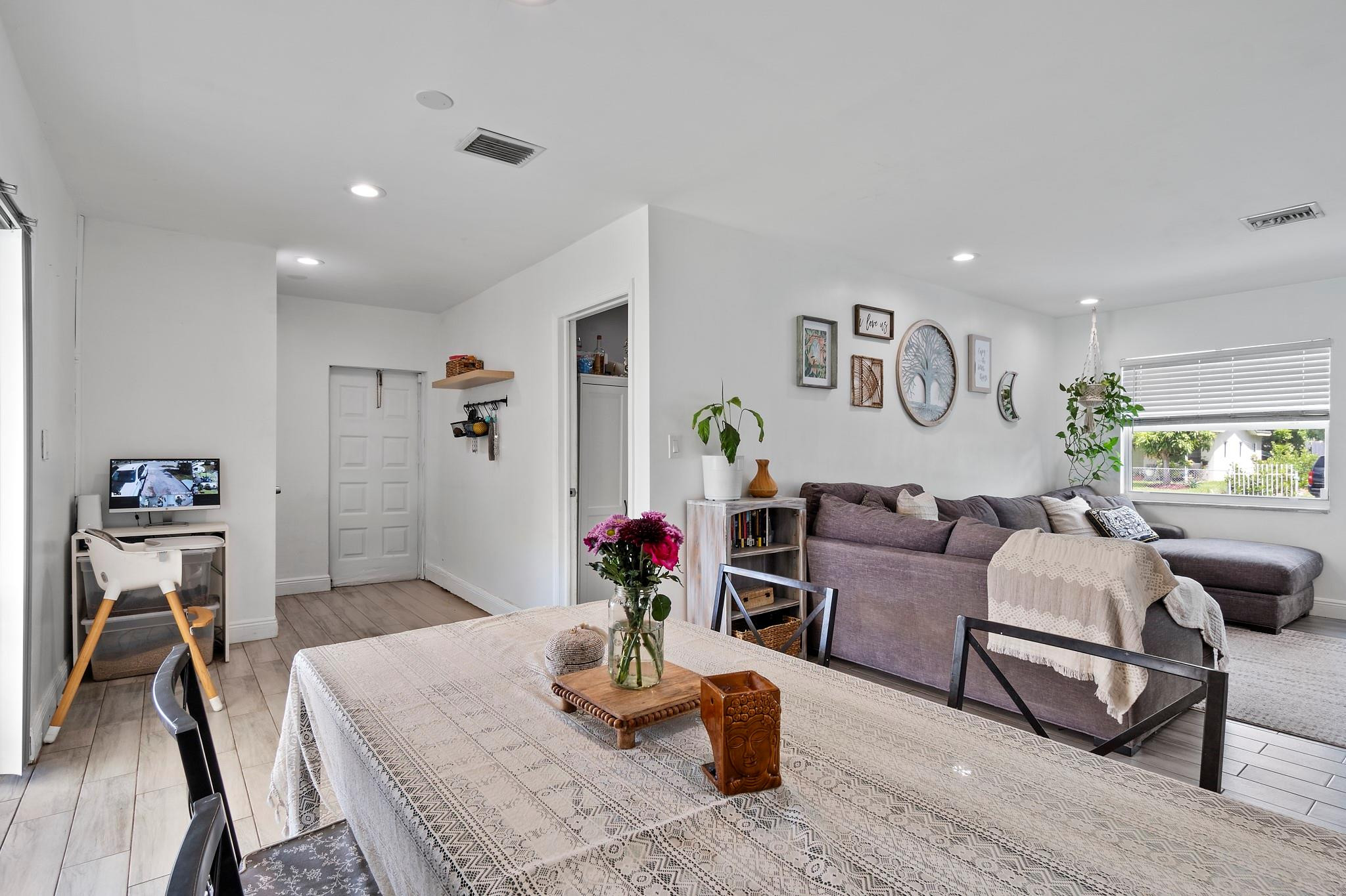 2940 NW 25th St