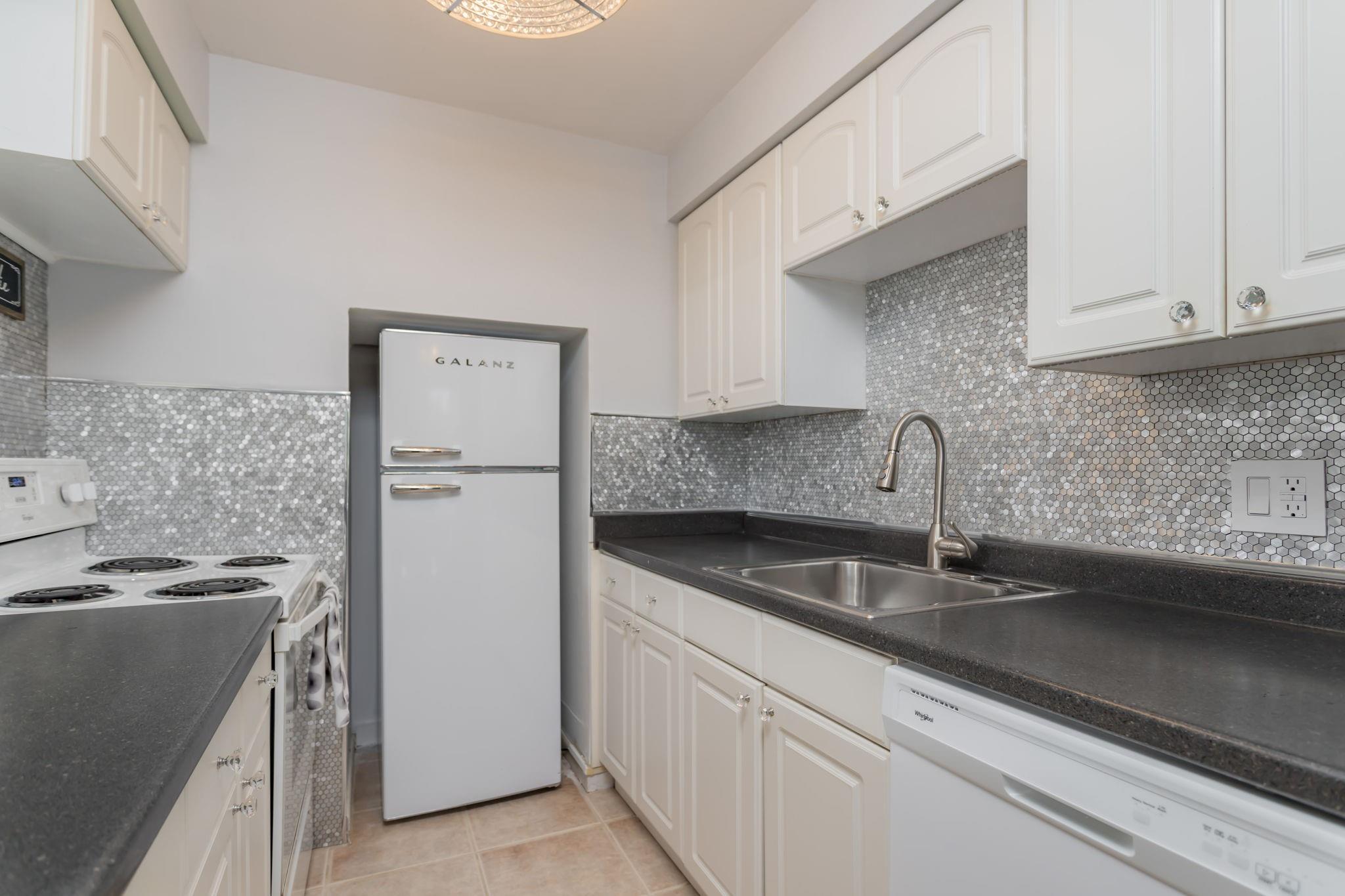 3230 NE 13th St 202