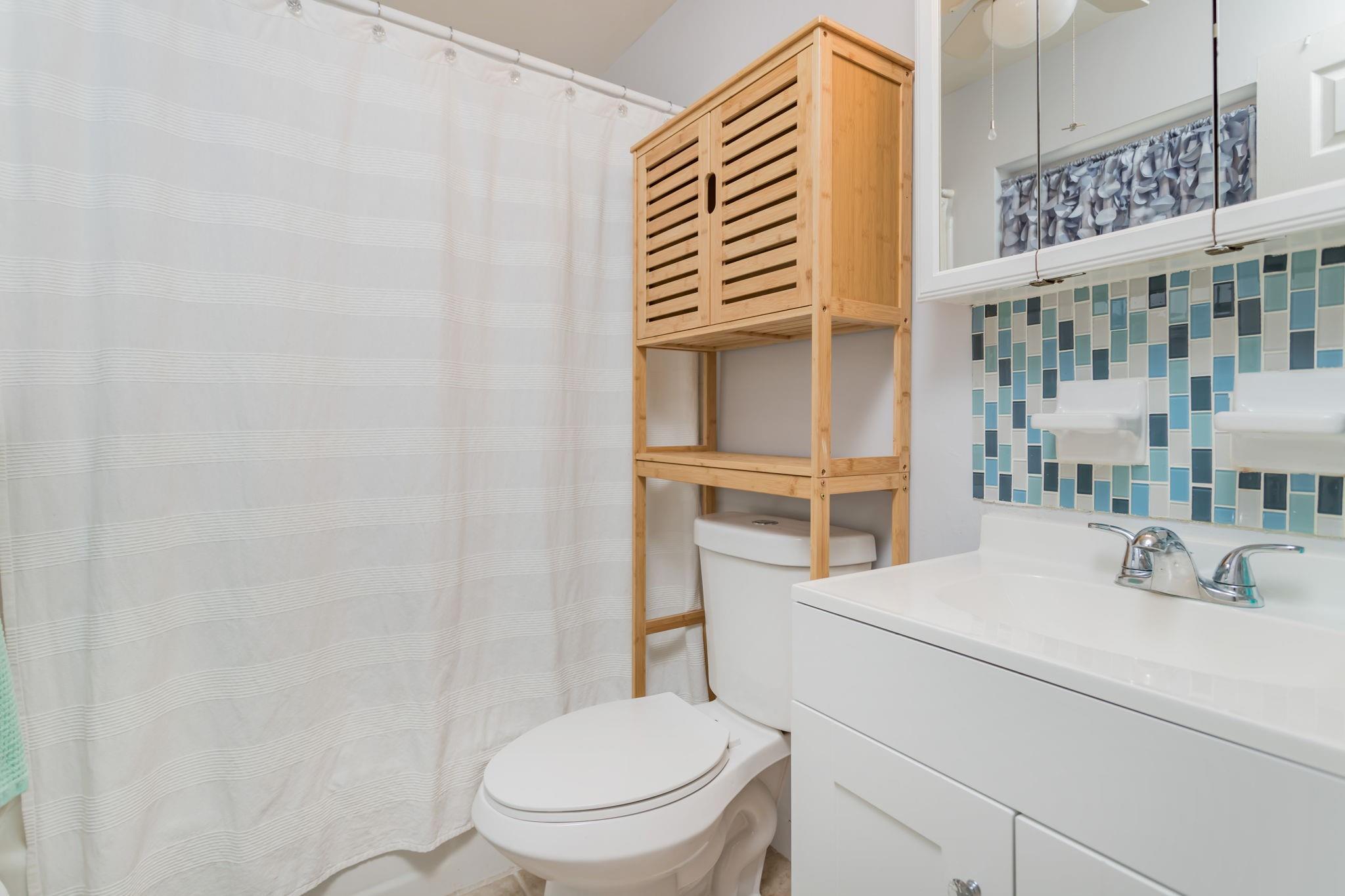 3230 NE 13th St 202