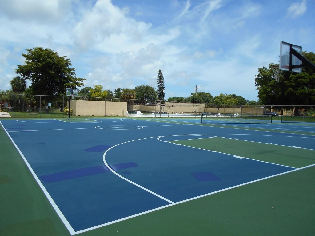 4409 NW 3rd Ter 4409