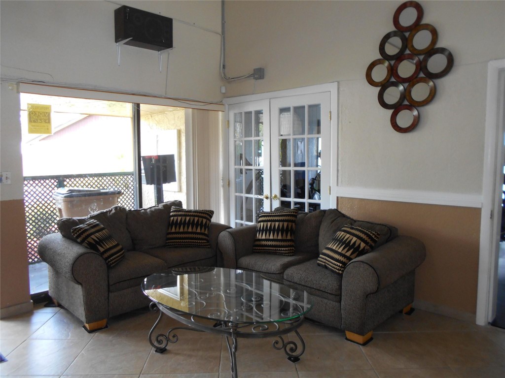 4409 NW 3rd Ter 4409