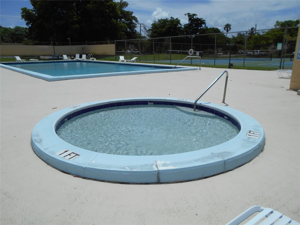 4409 NW 3rd Ter 4409