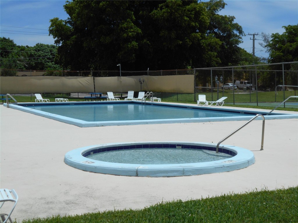 4409 NW 3rd Ter 4409