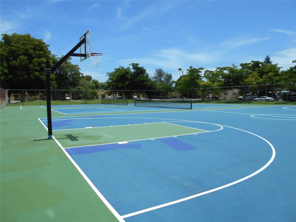 4409 NW 3rd Ter 4409