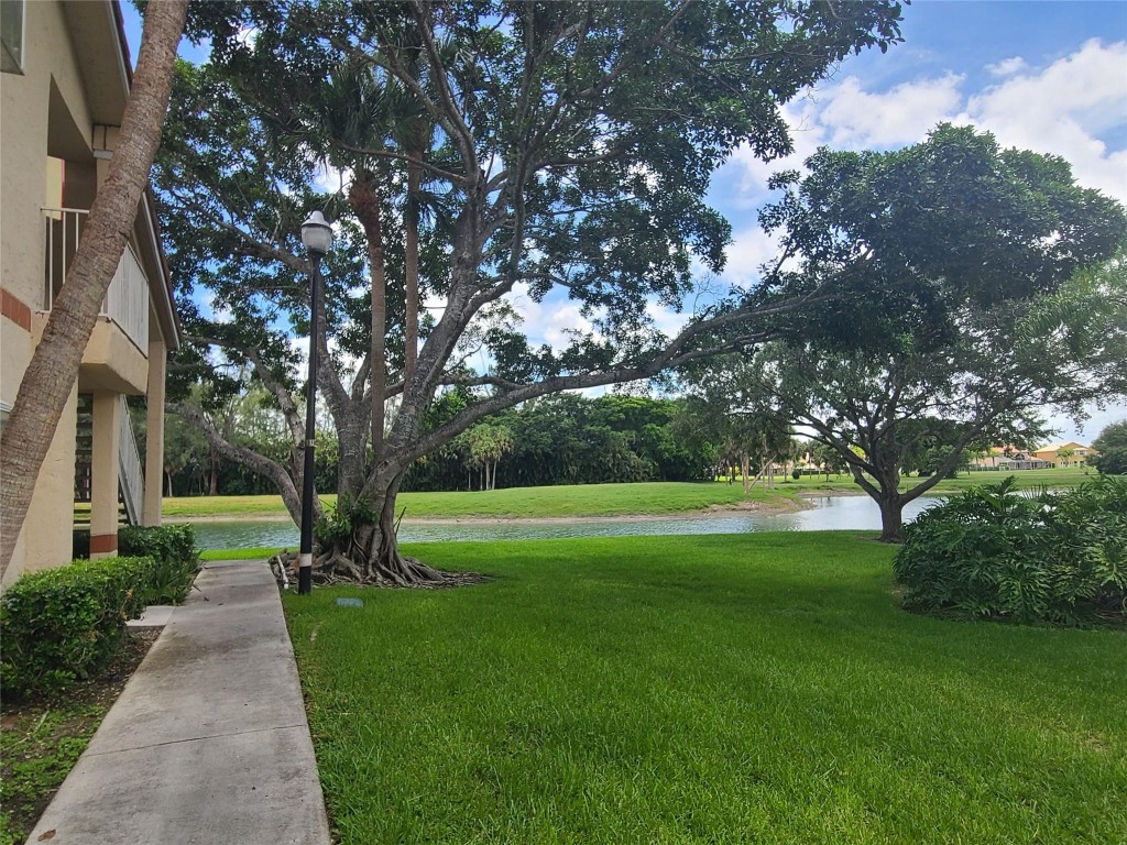 3330 Pinewalk Dr N 1617