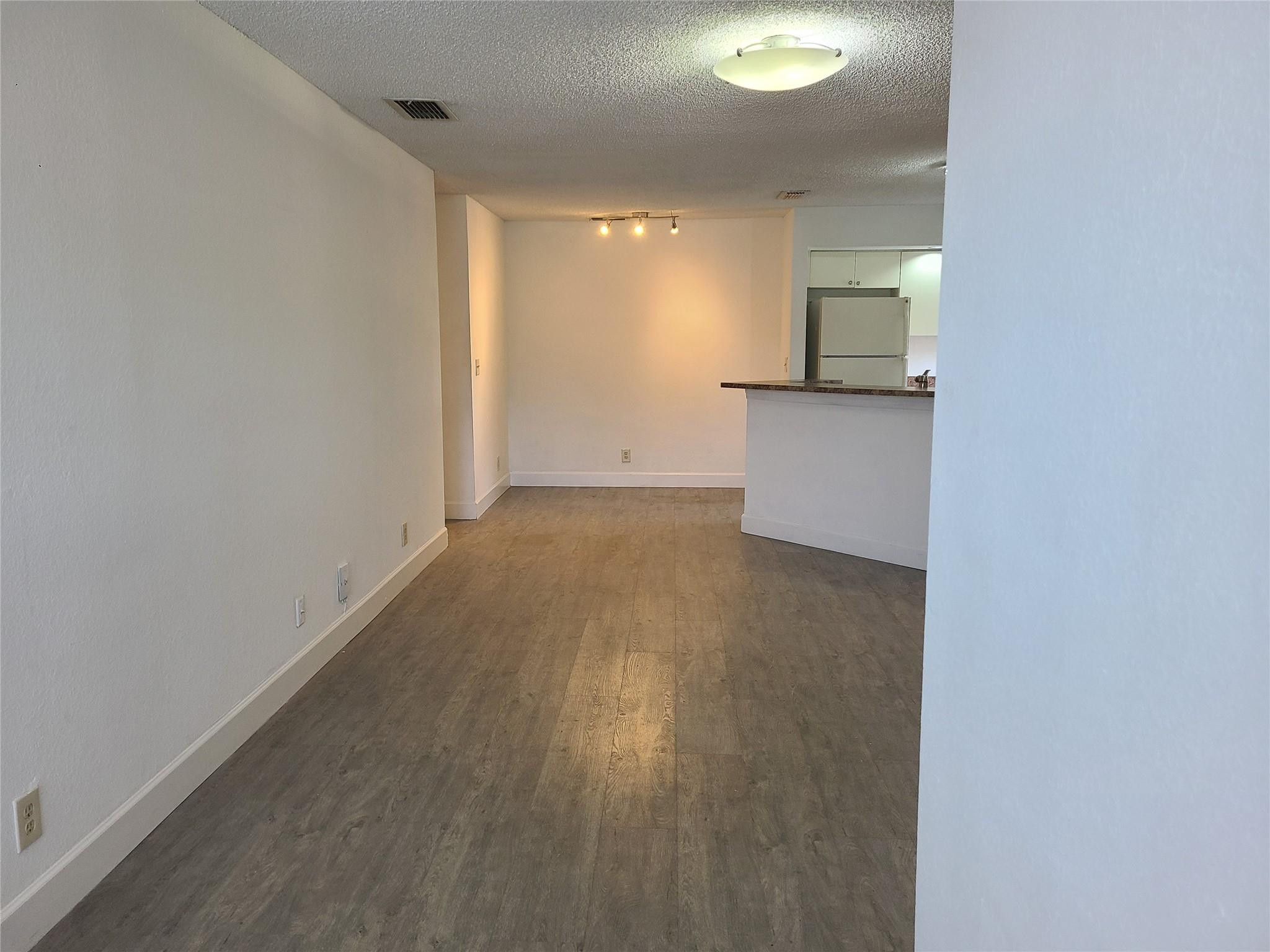 3330 Pinewalk Dr N 1617