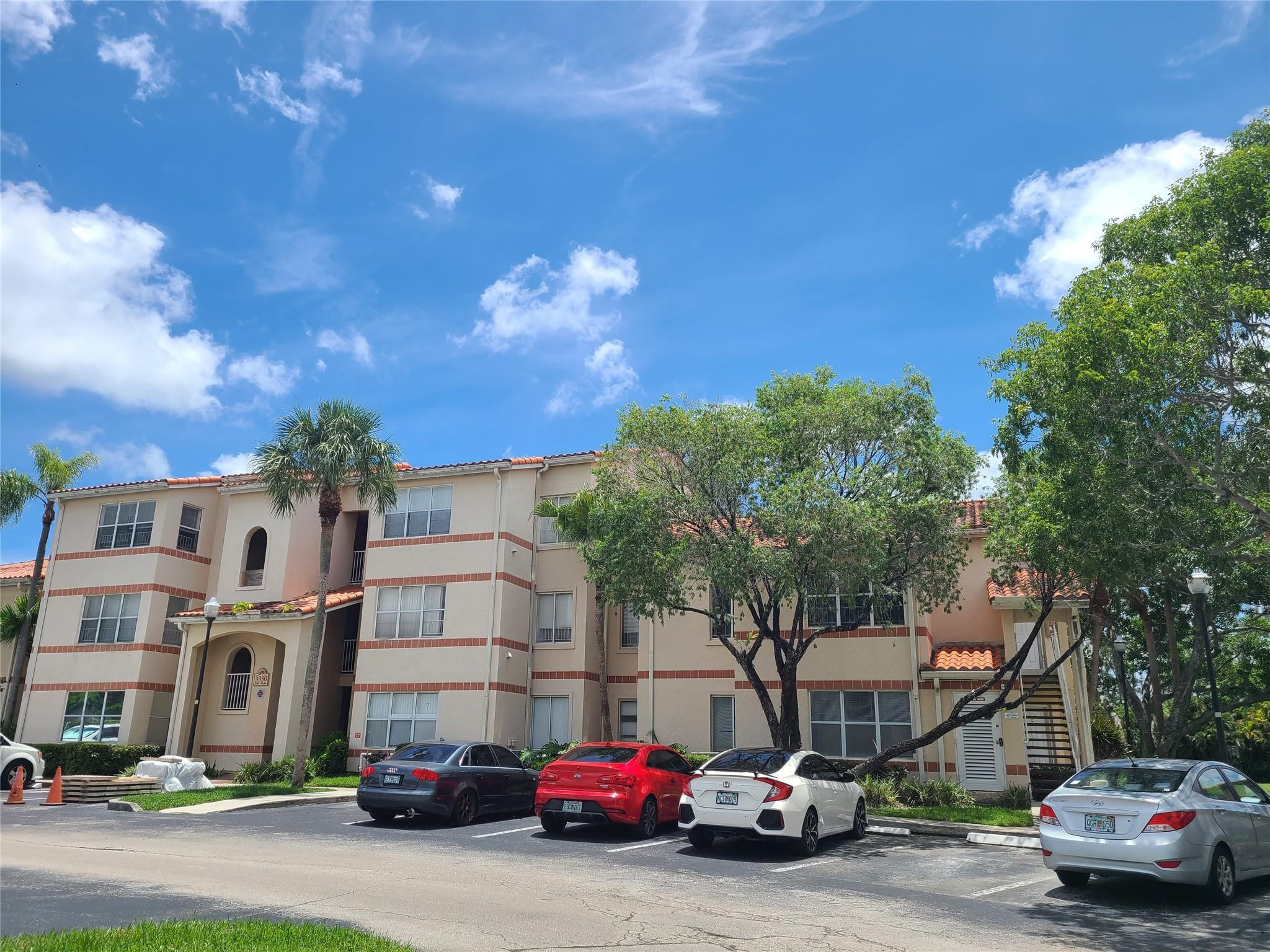 3330 Pinewalk Dr N 1617