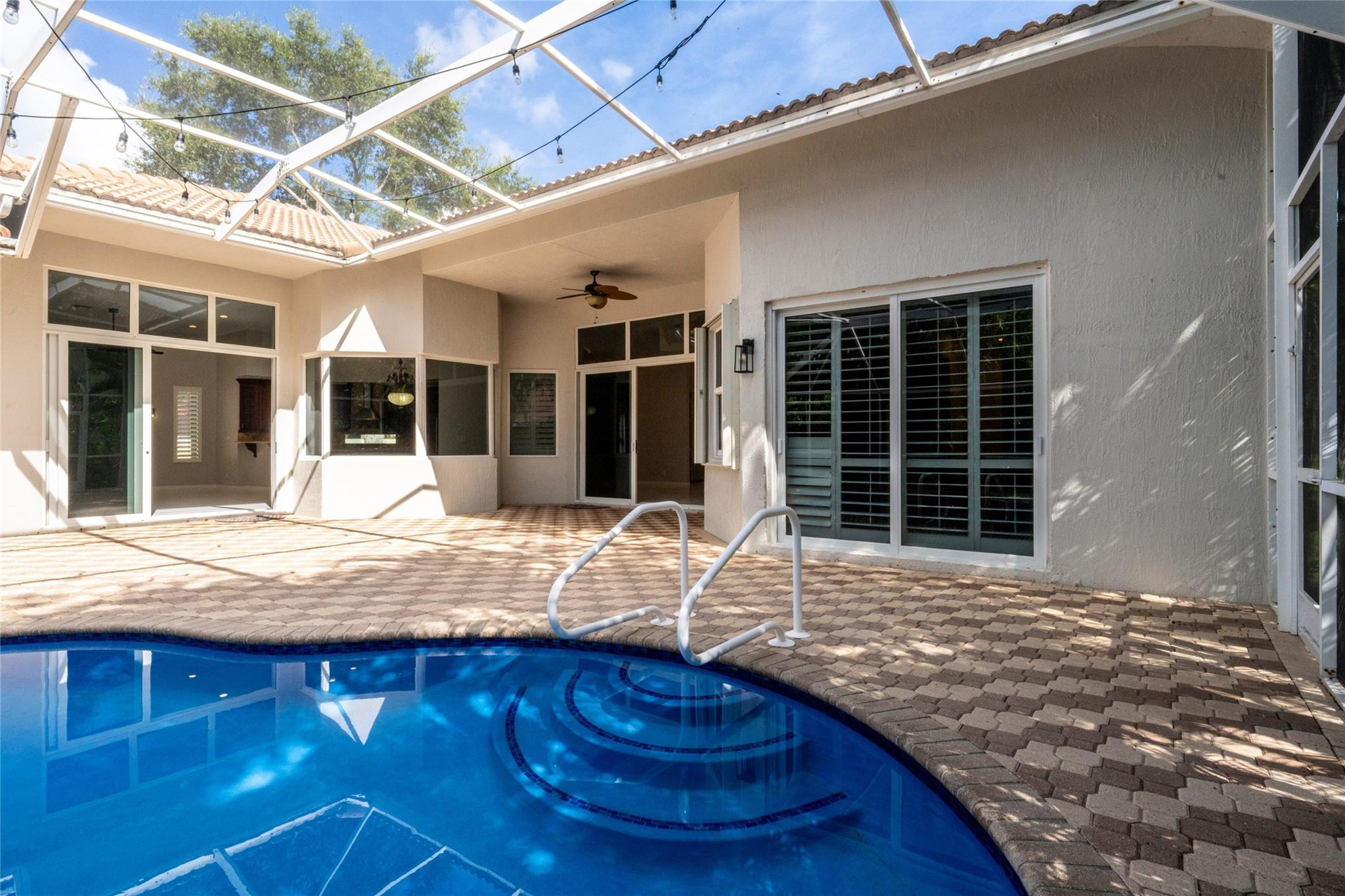 10542 NW 68th Ct