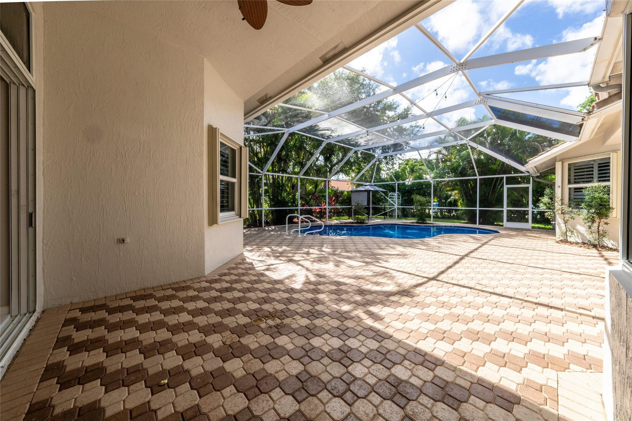 10542 NW 68th Ct