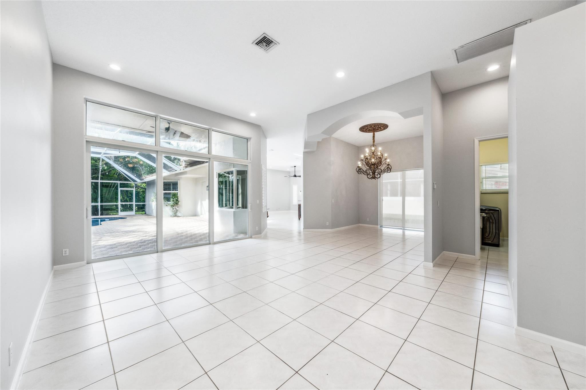 10542 NW 68th Ct