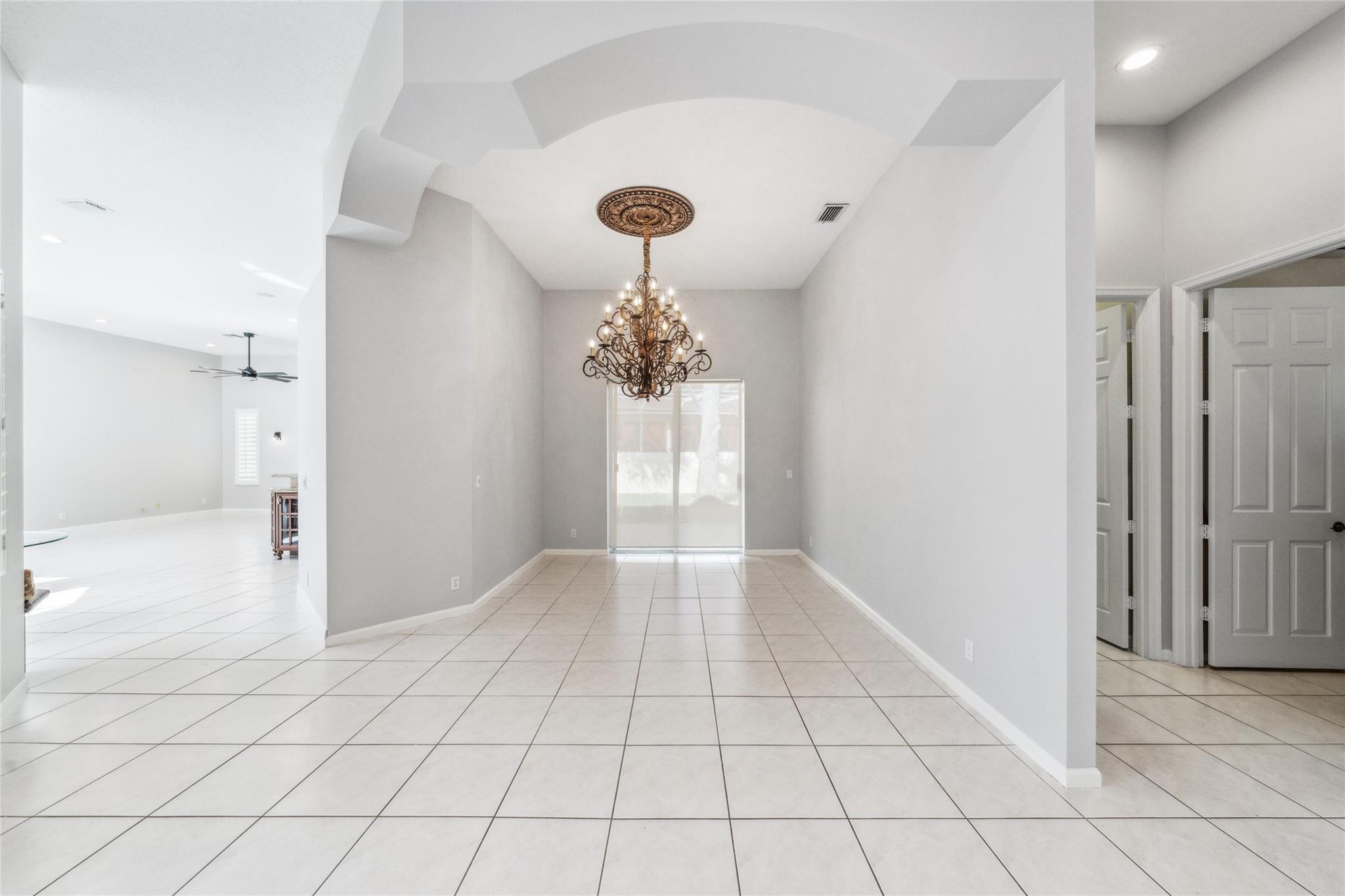 10542 NW 68th Ct