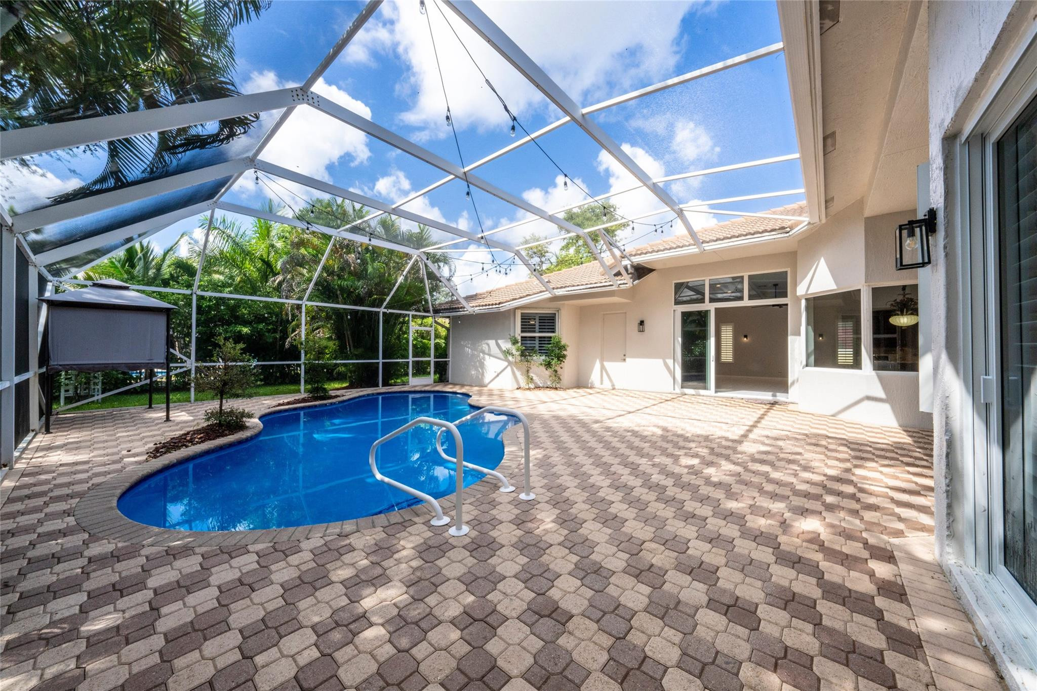 10542 NW 68th Ct