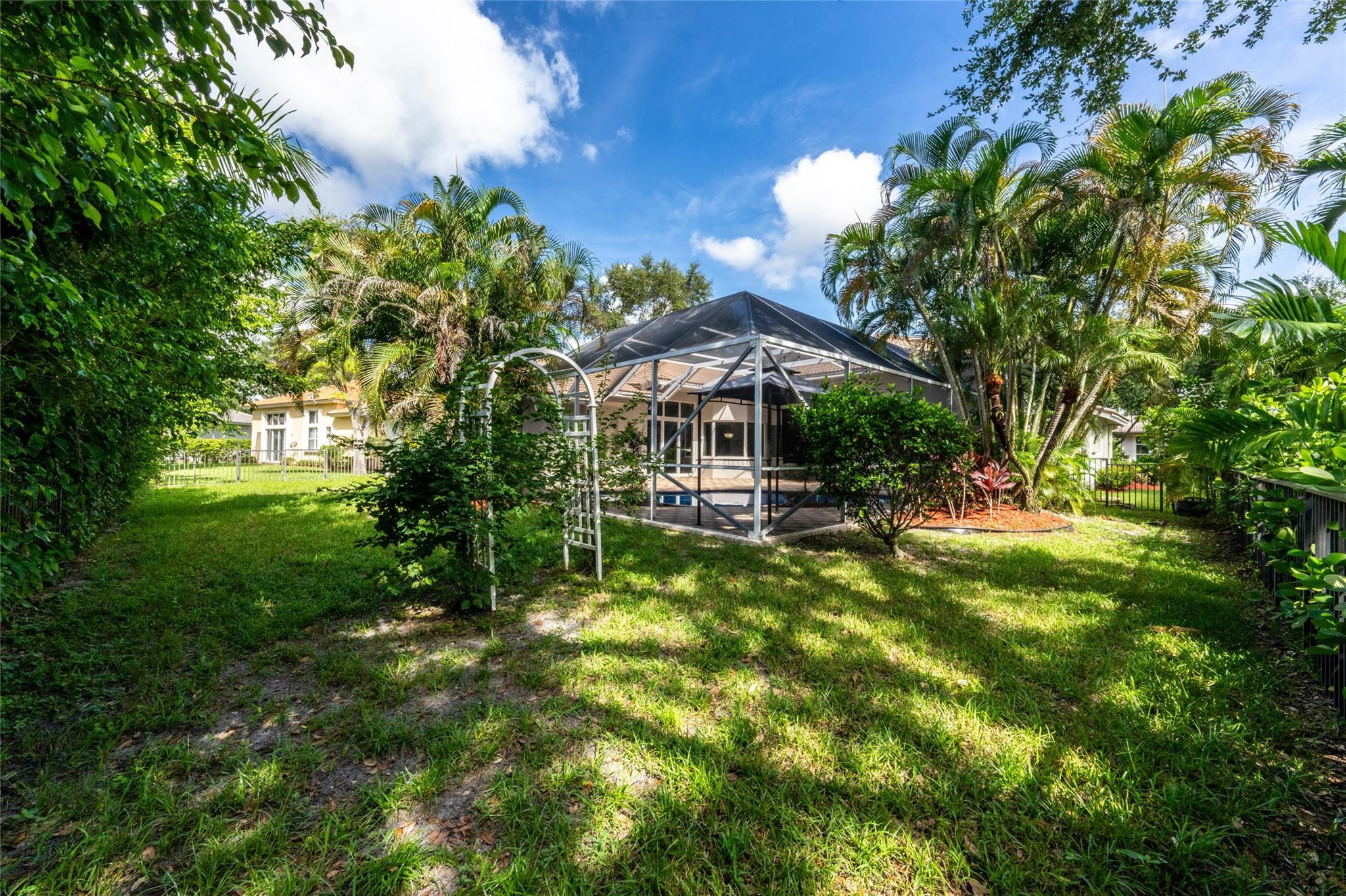 10542 NW 68th Ct