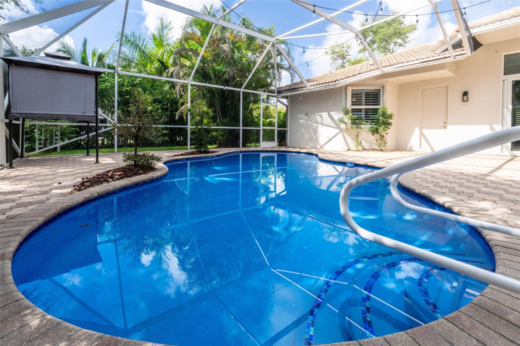 10542 NW 68th Ct