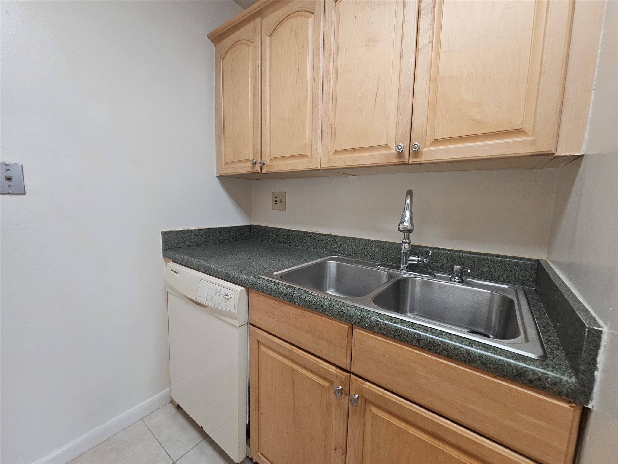 4279 NW 89th Ave 205