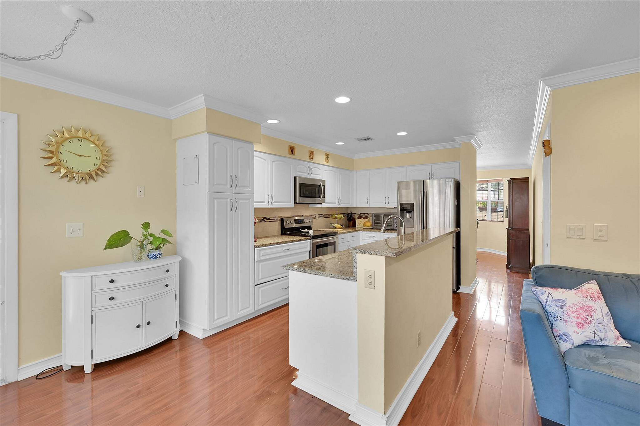 11325 Lakeview Dr 4N