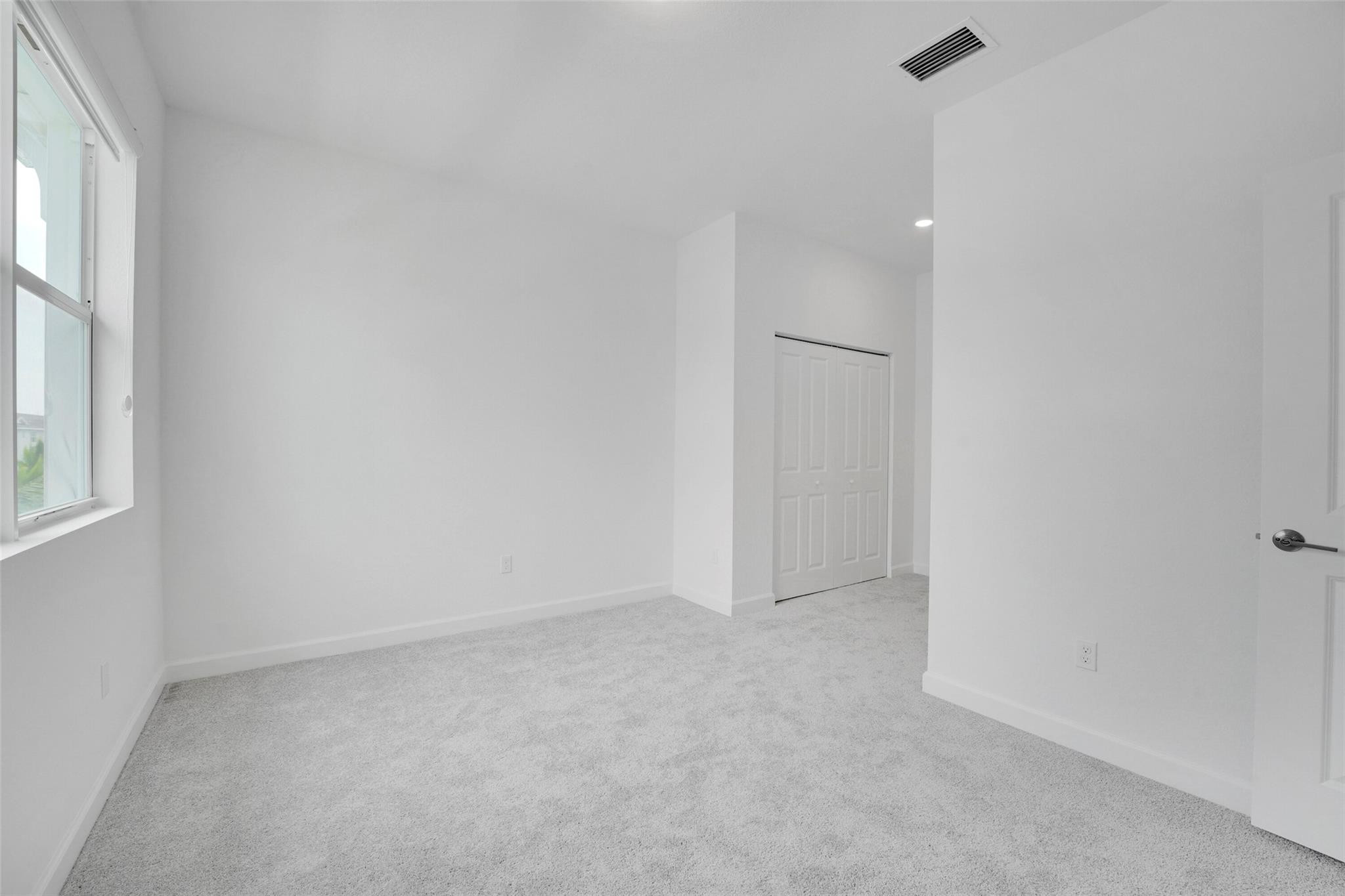 649 SE Lake Falls St