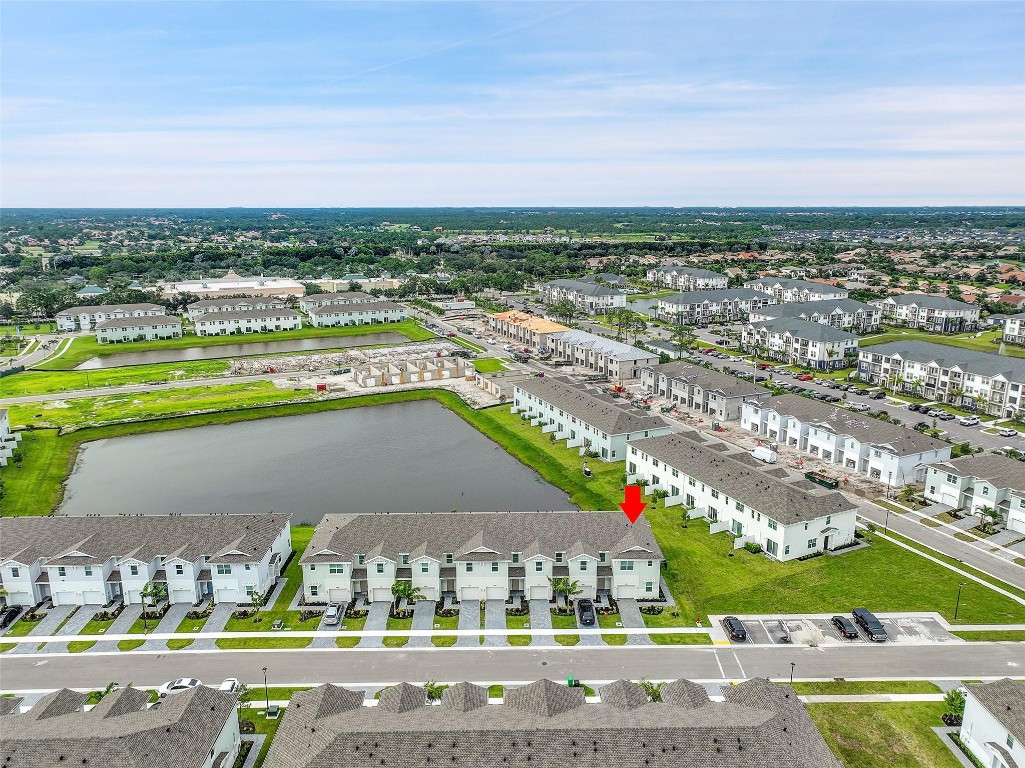 649 SE Lake Falls St