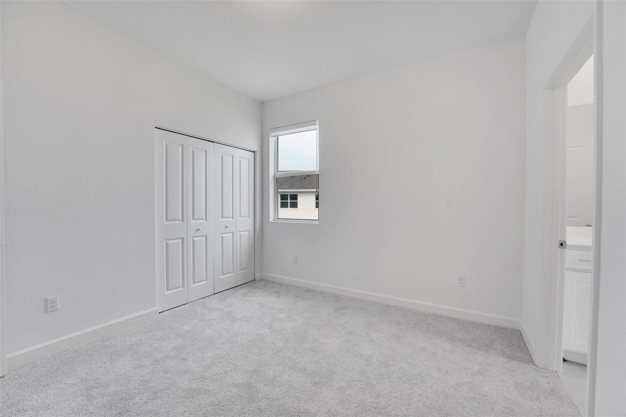 649 SE Lake Falls St