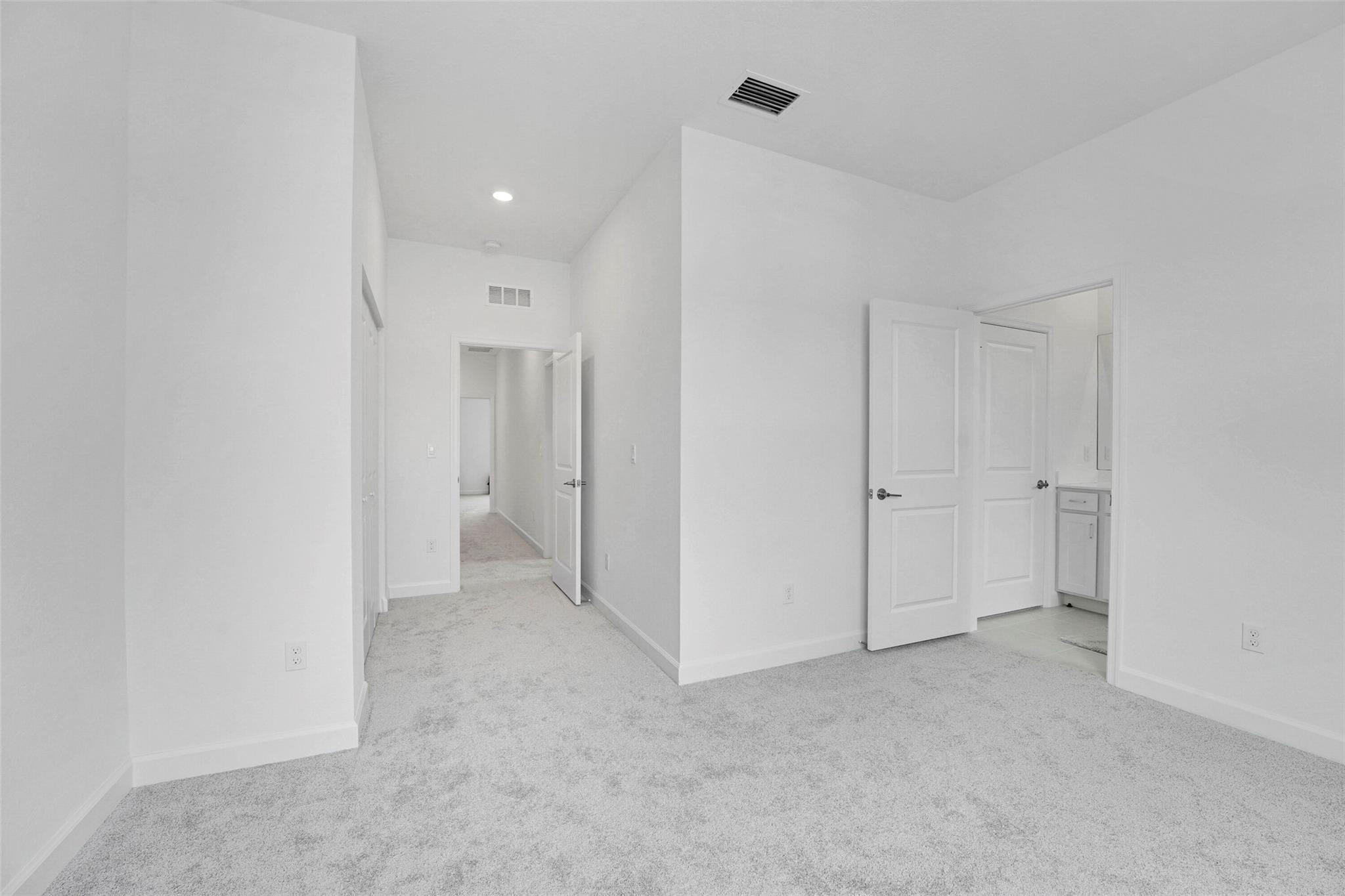 649 SE Lake Falls St