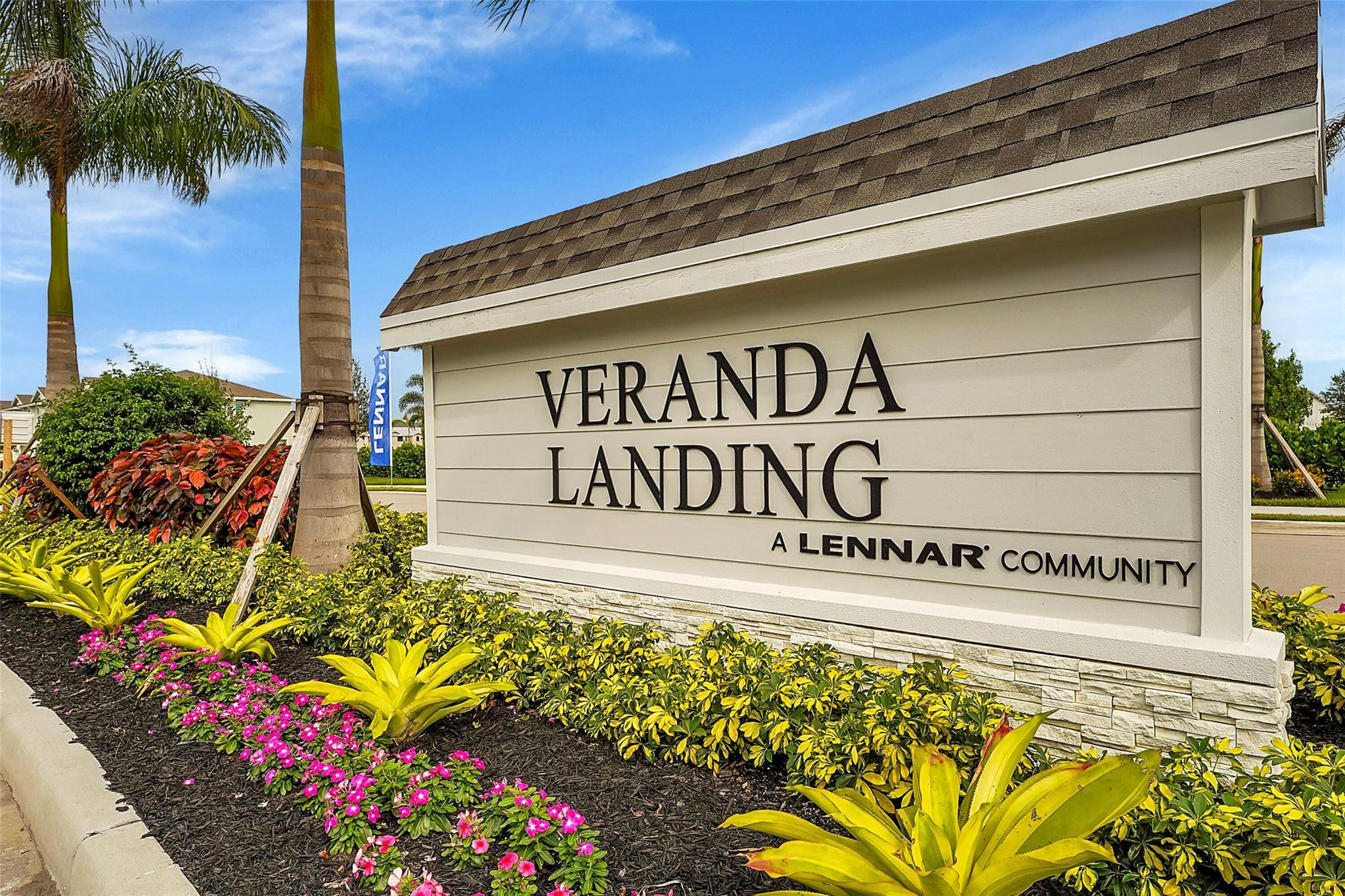 649 SE Lake Falls St