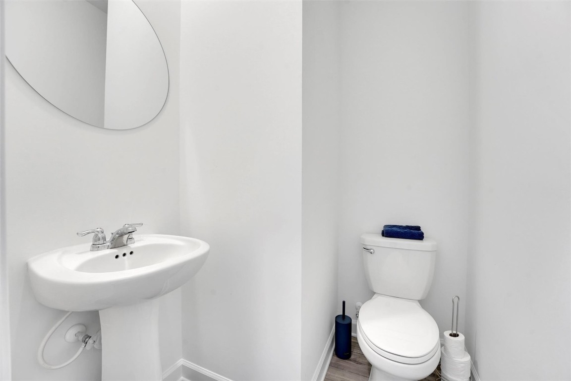 649 SE Lake Falls St