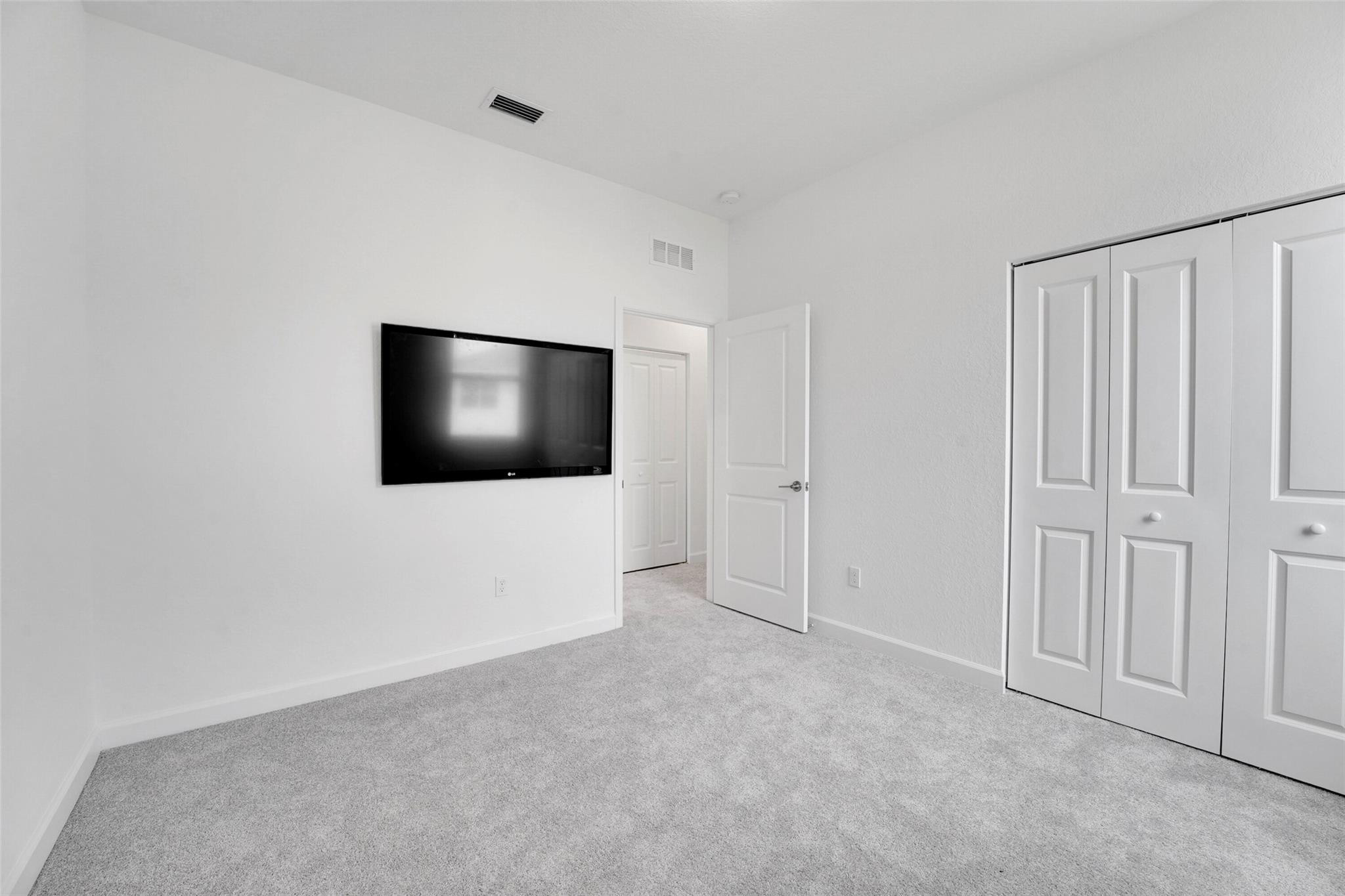 649 SE Lake Falls St