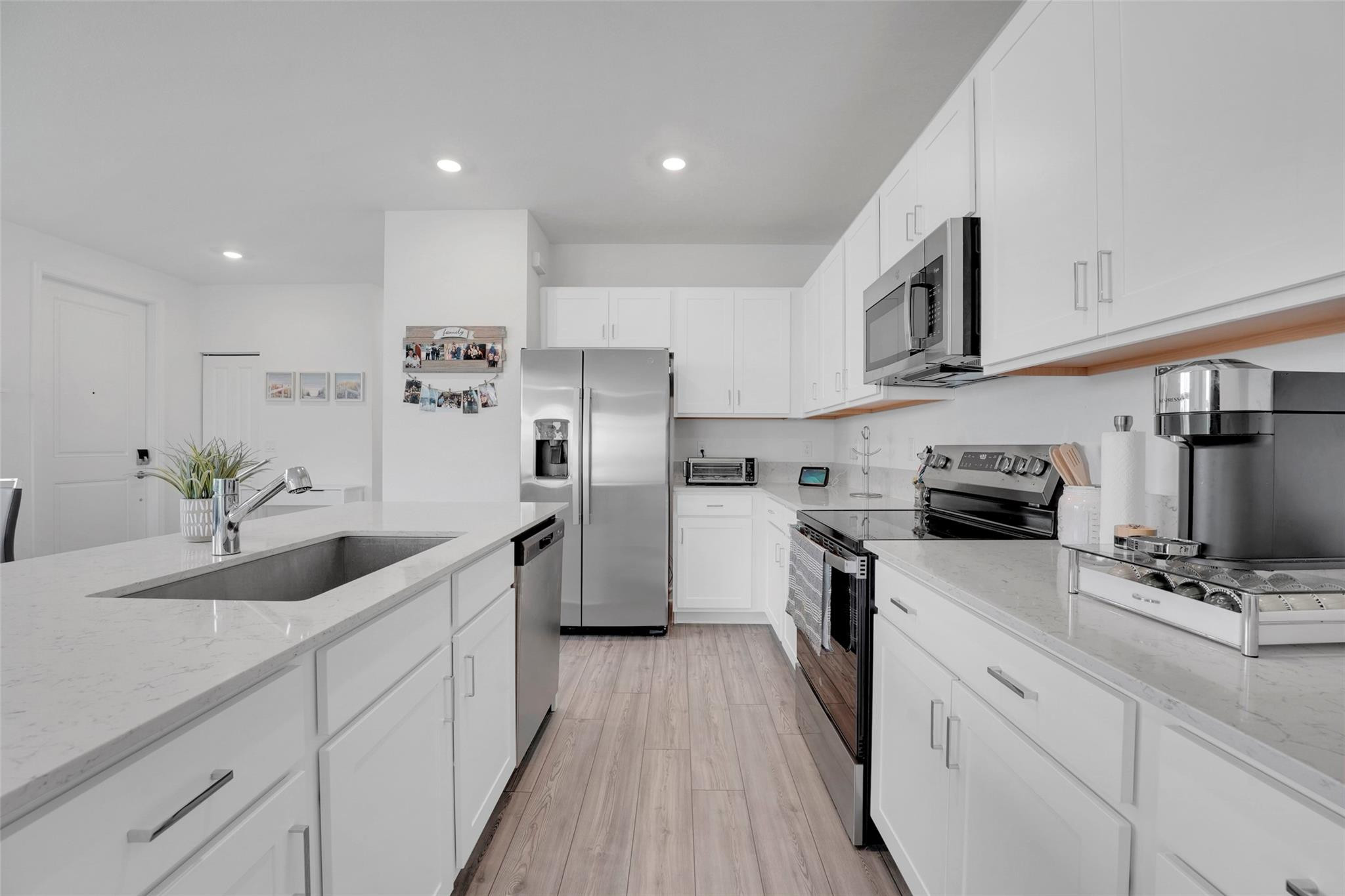 649 SE Lake Falls St