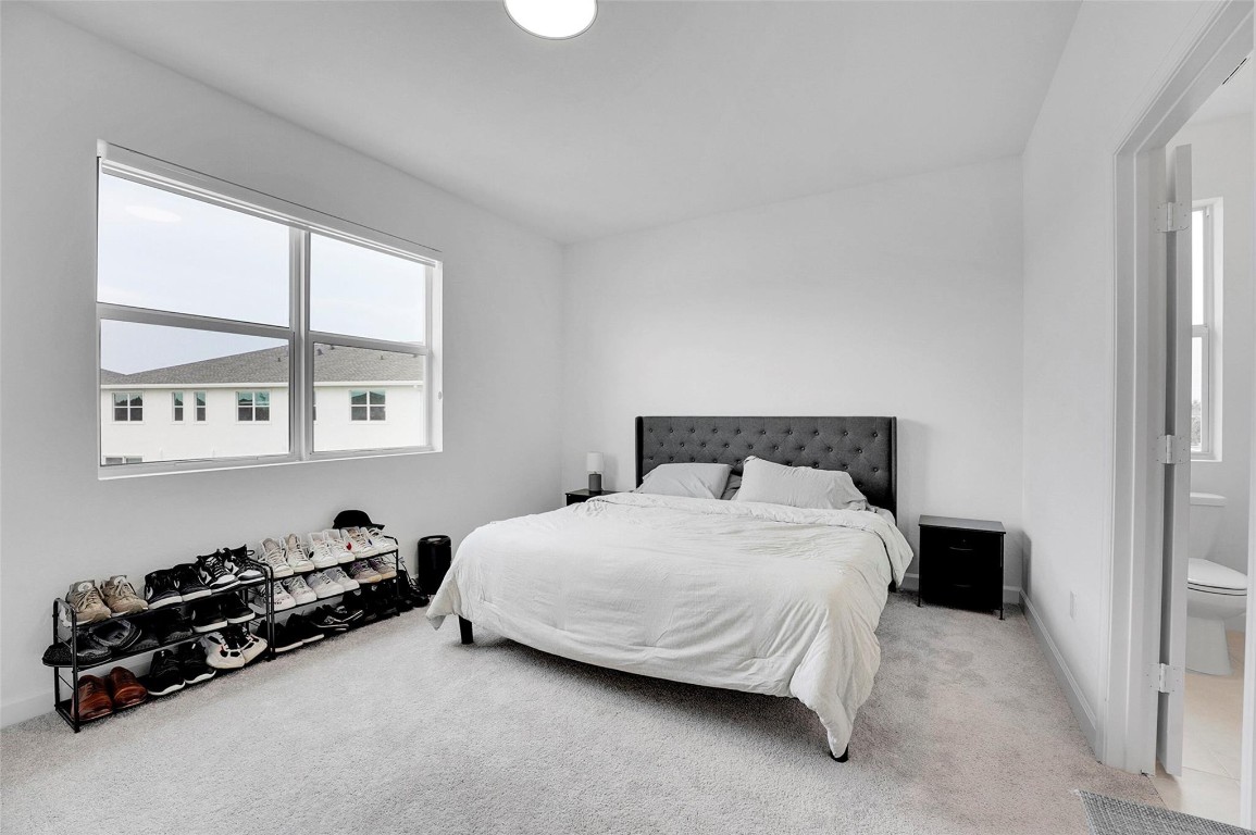 649 SE Lake Falls St