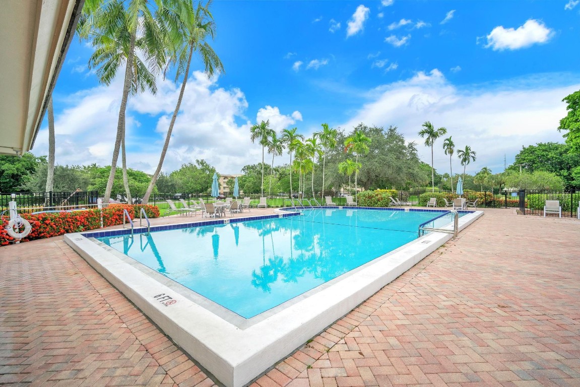 4701 Martinique Dr G3