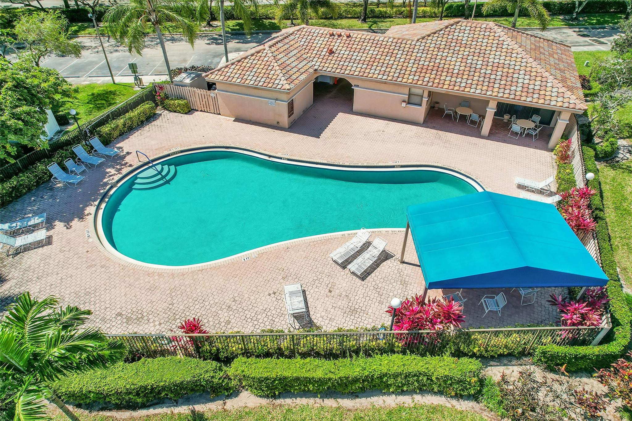 4101 Coral Tree Cir 312