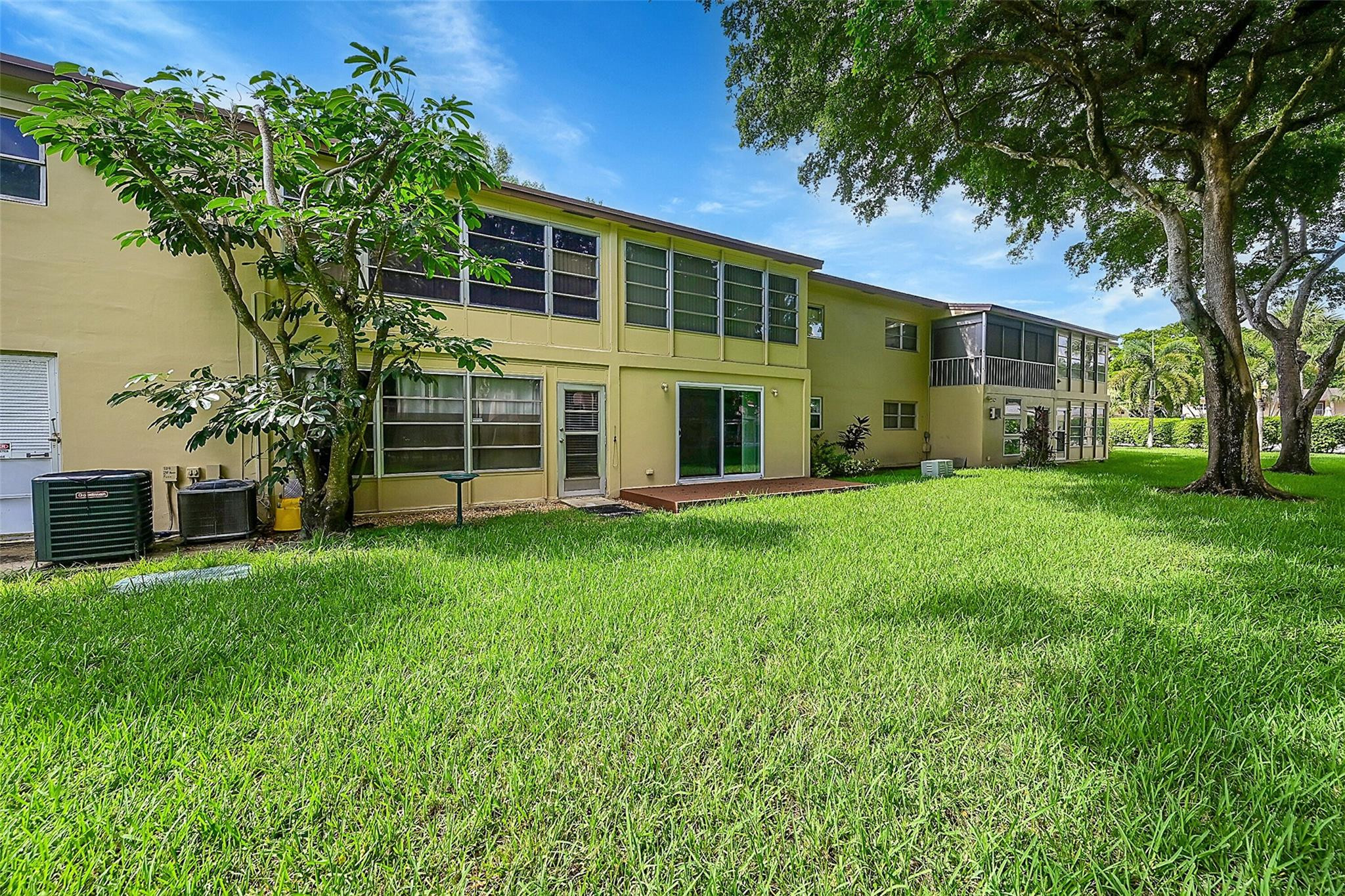 7360 NW 1st St 104