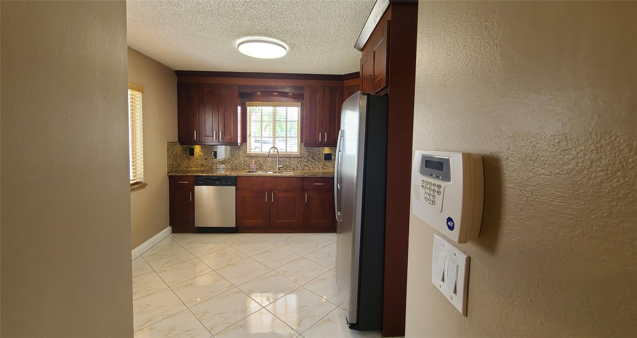 1427 SW 48th Ter