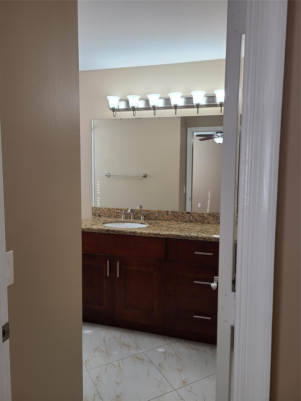 1427 SW 48th Ter