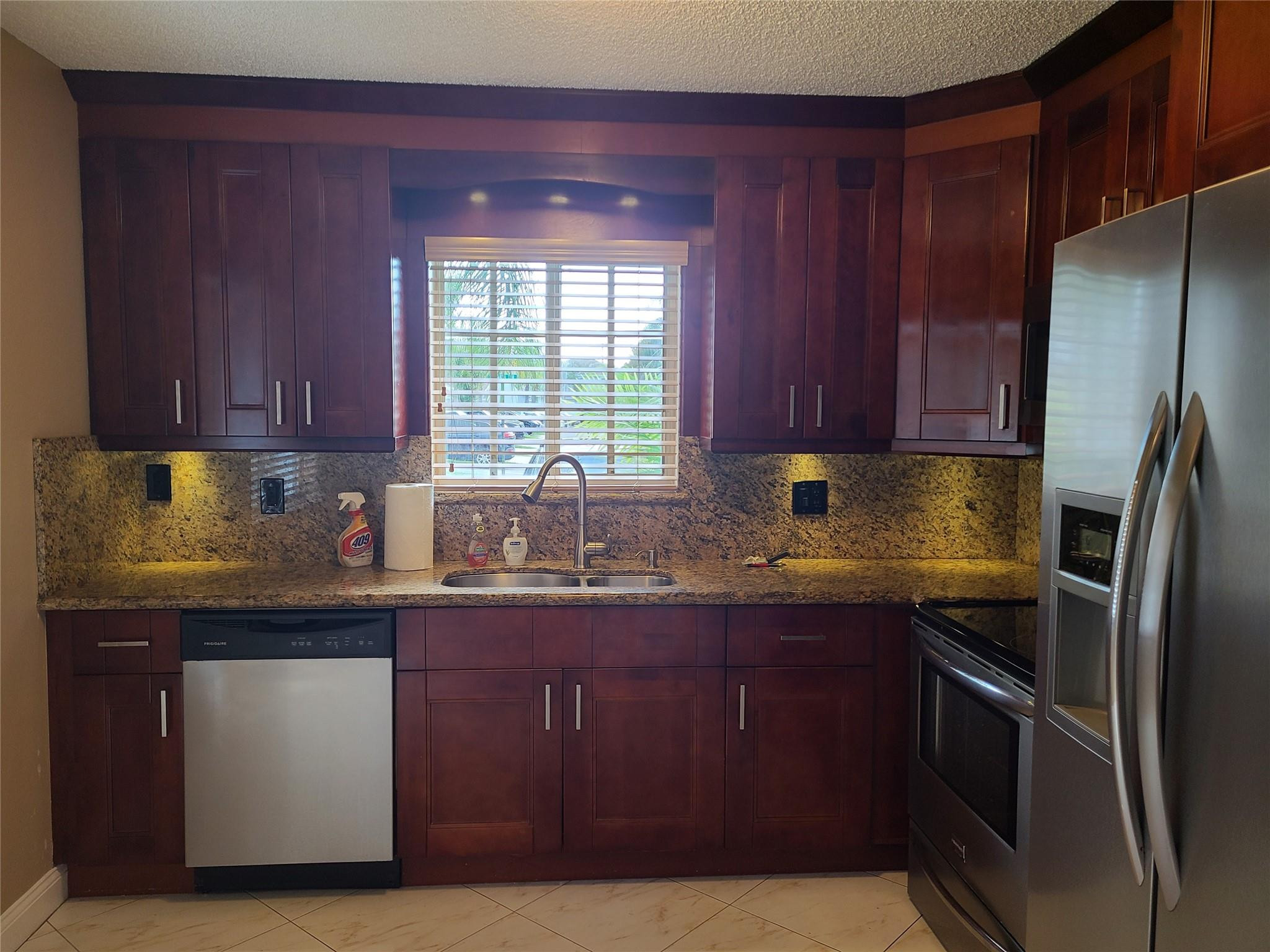 1427 SW 48th Ter
