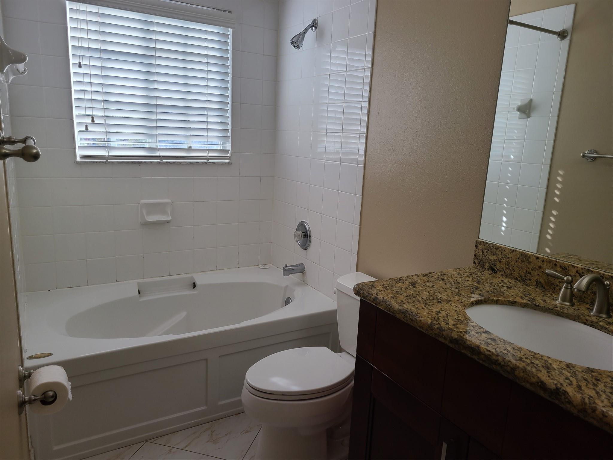 1427 SW 48th Ter