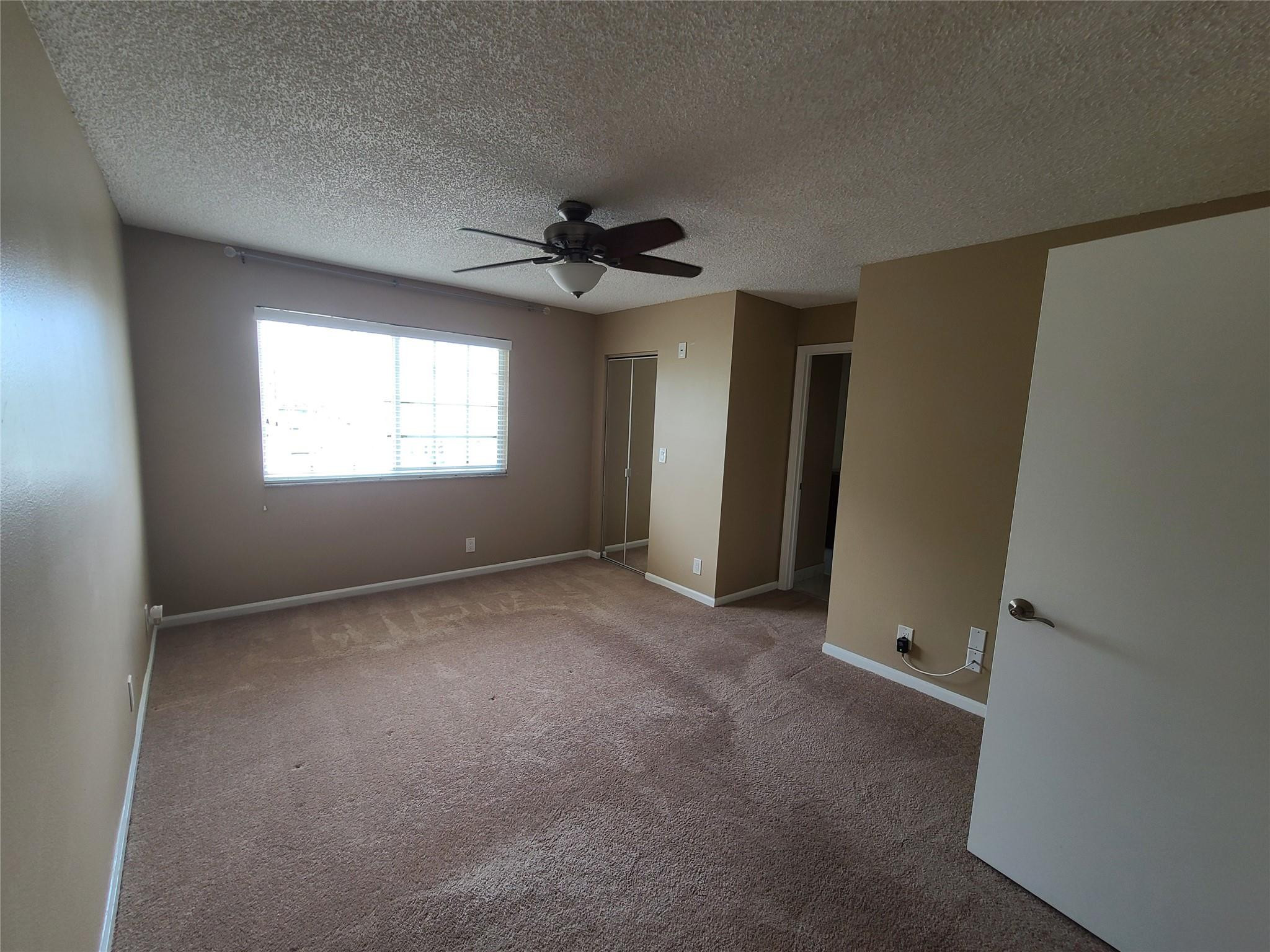 1427 SW 48th Ter
