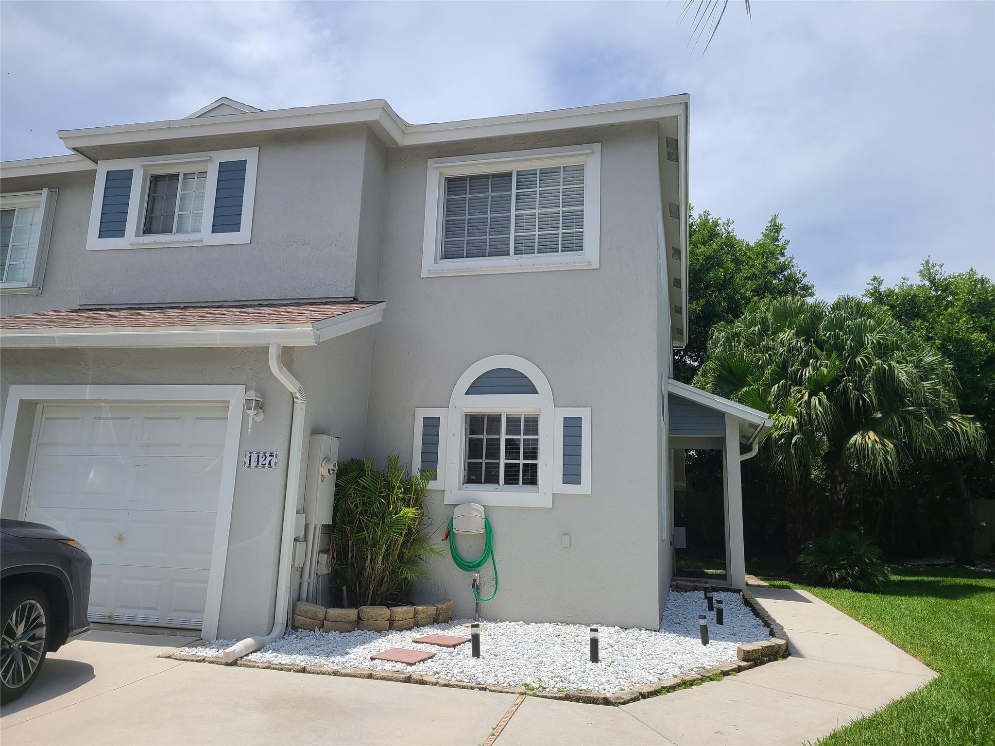 1427 SW 48th Ter