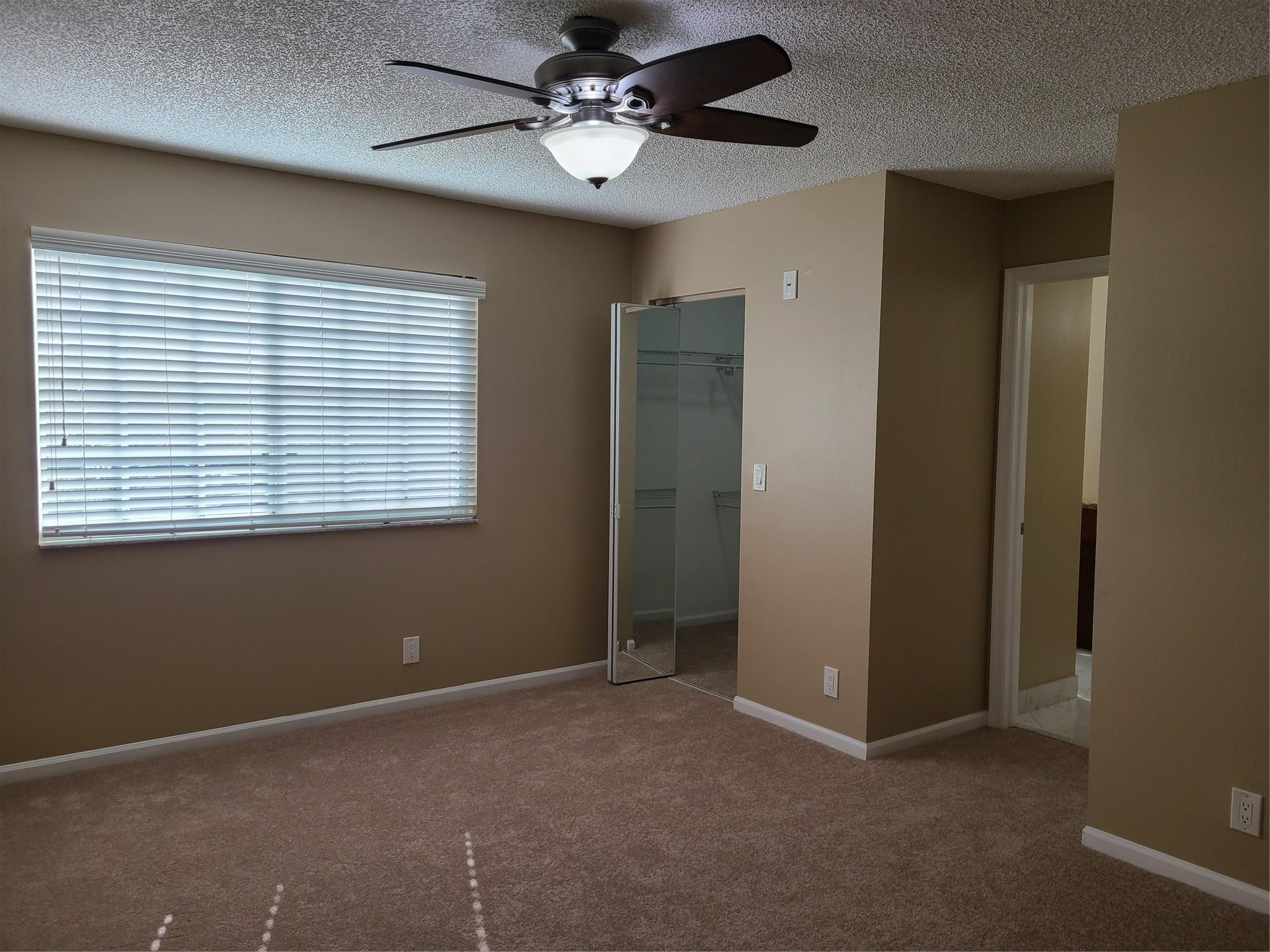 1427 SW 48th Ter
