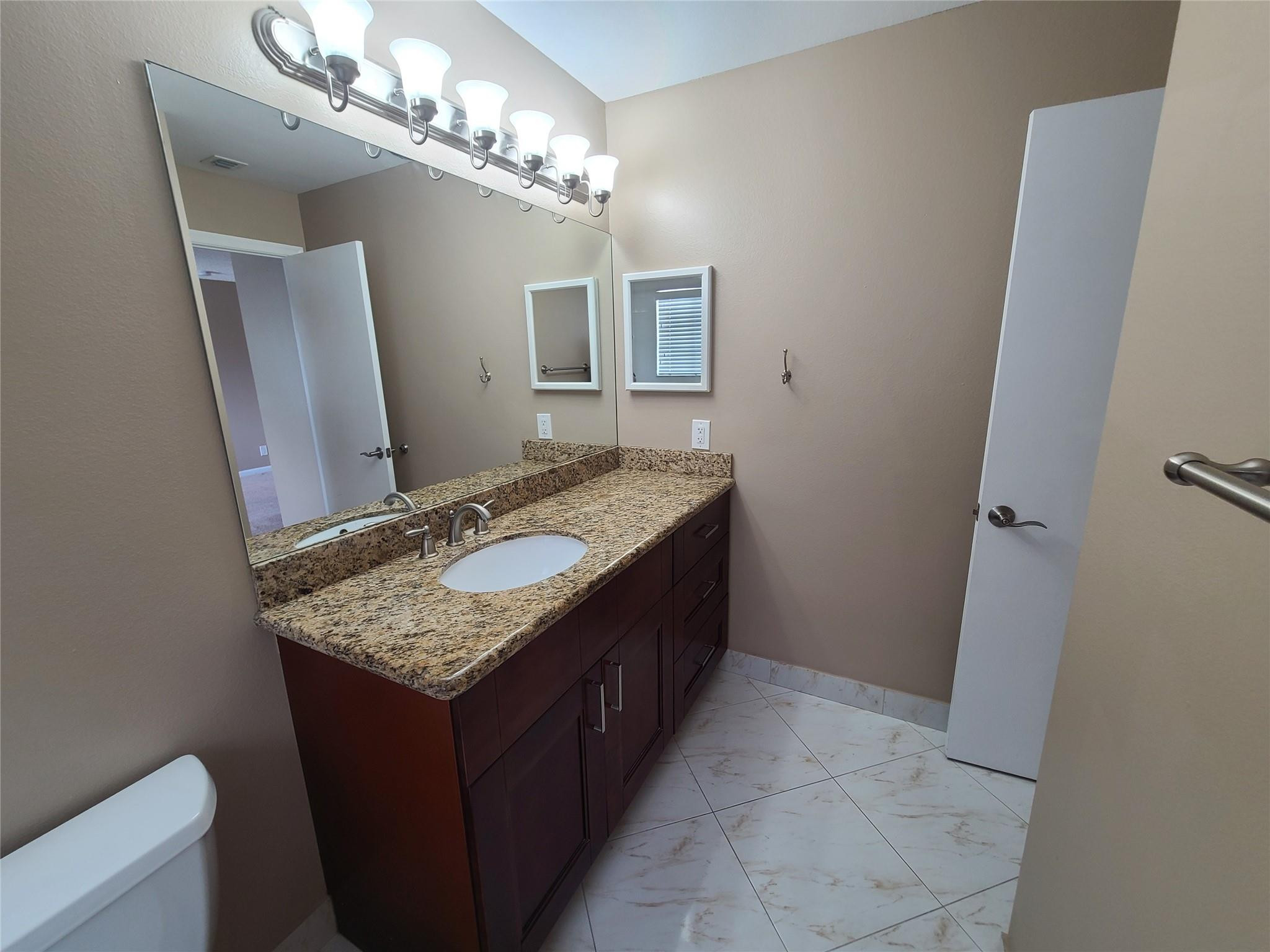 1427 SW 48th Ter